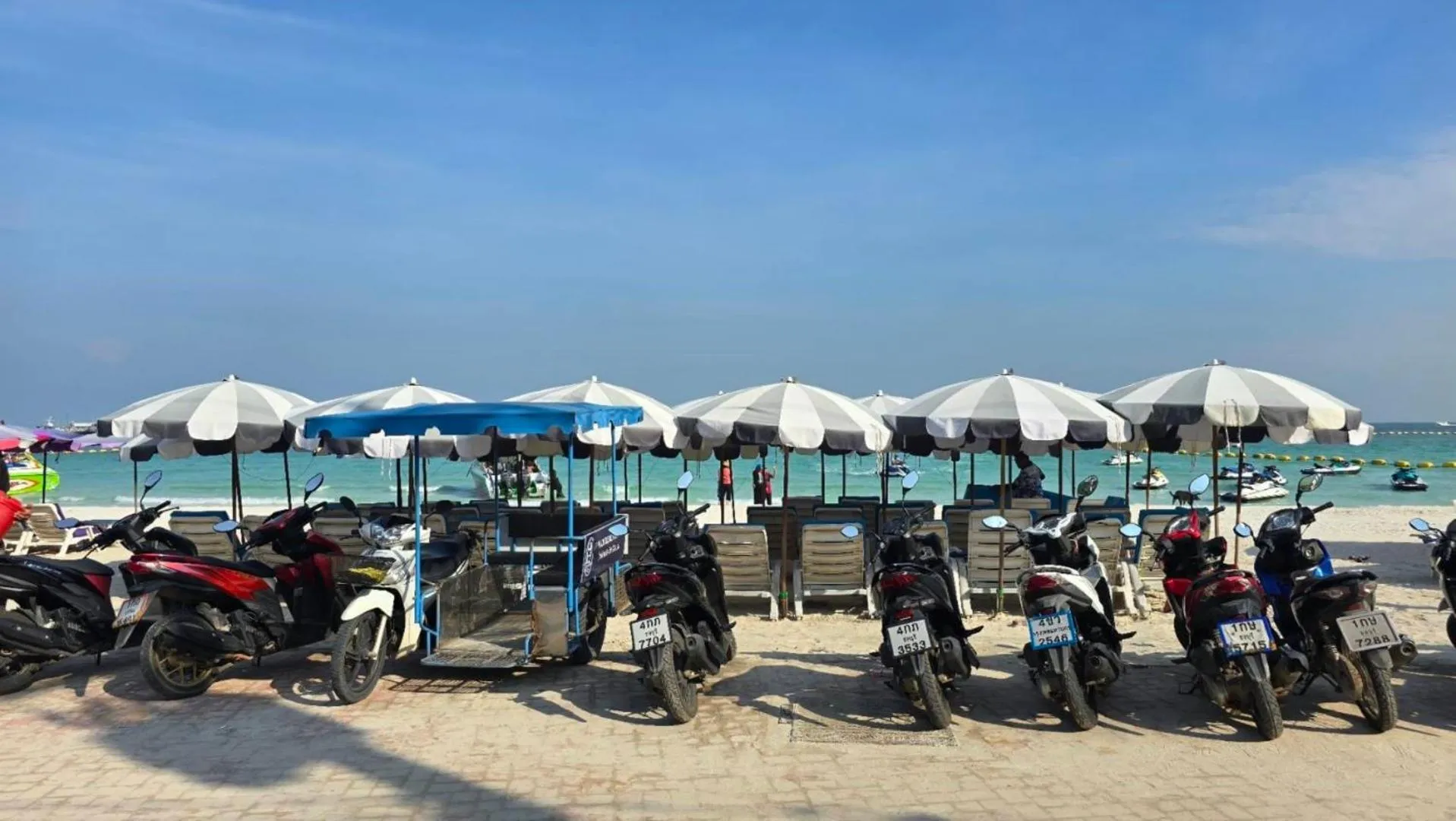 Day in IP PLUS BEACH RESORT Koh Larn