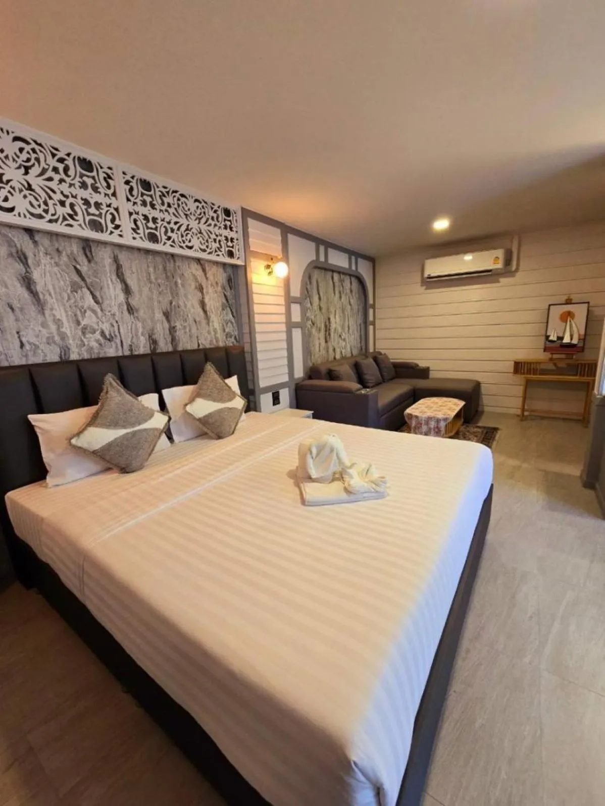 Bed in IP PLUS BEACH RESORT Koh Larn