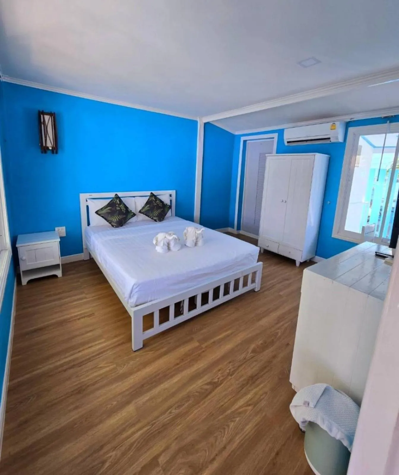 Photo of the whole room, Bed in IP PLUS BEACH RESORT Koh Larn