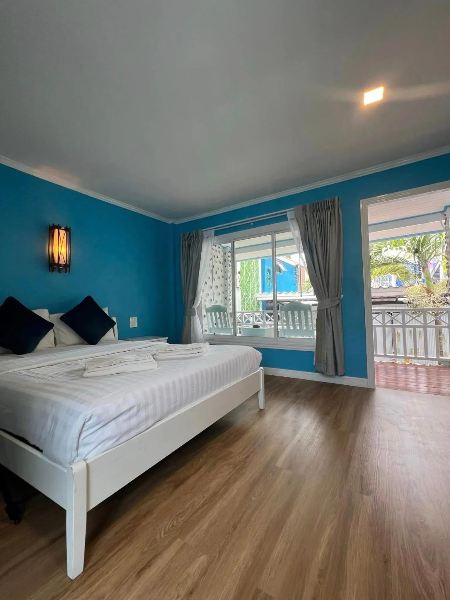 Bed in IP PLUS BEACH RESORT Koh Larn