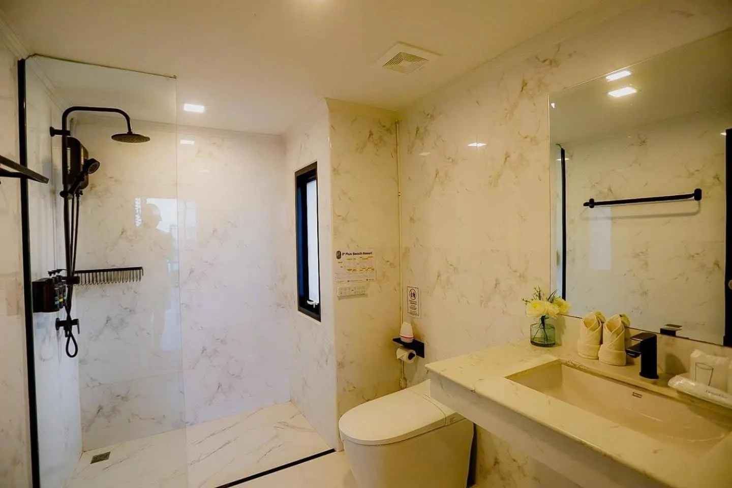 Bathroom in IP PLUS BEACH RESORT Koh Larn