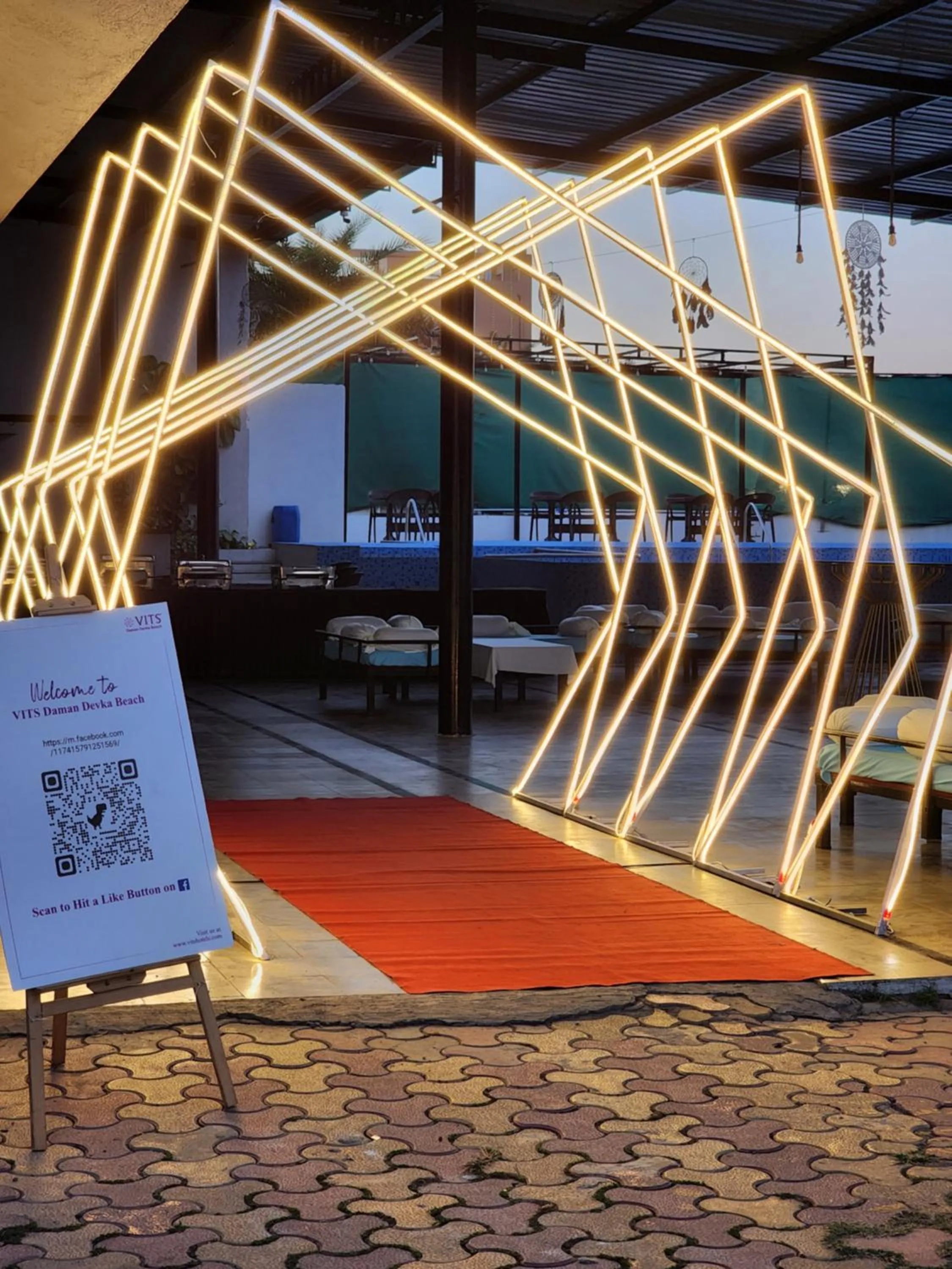 Restaurant/places to eat in VITS Daman Devka Beach