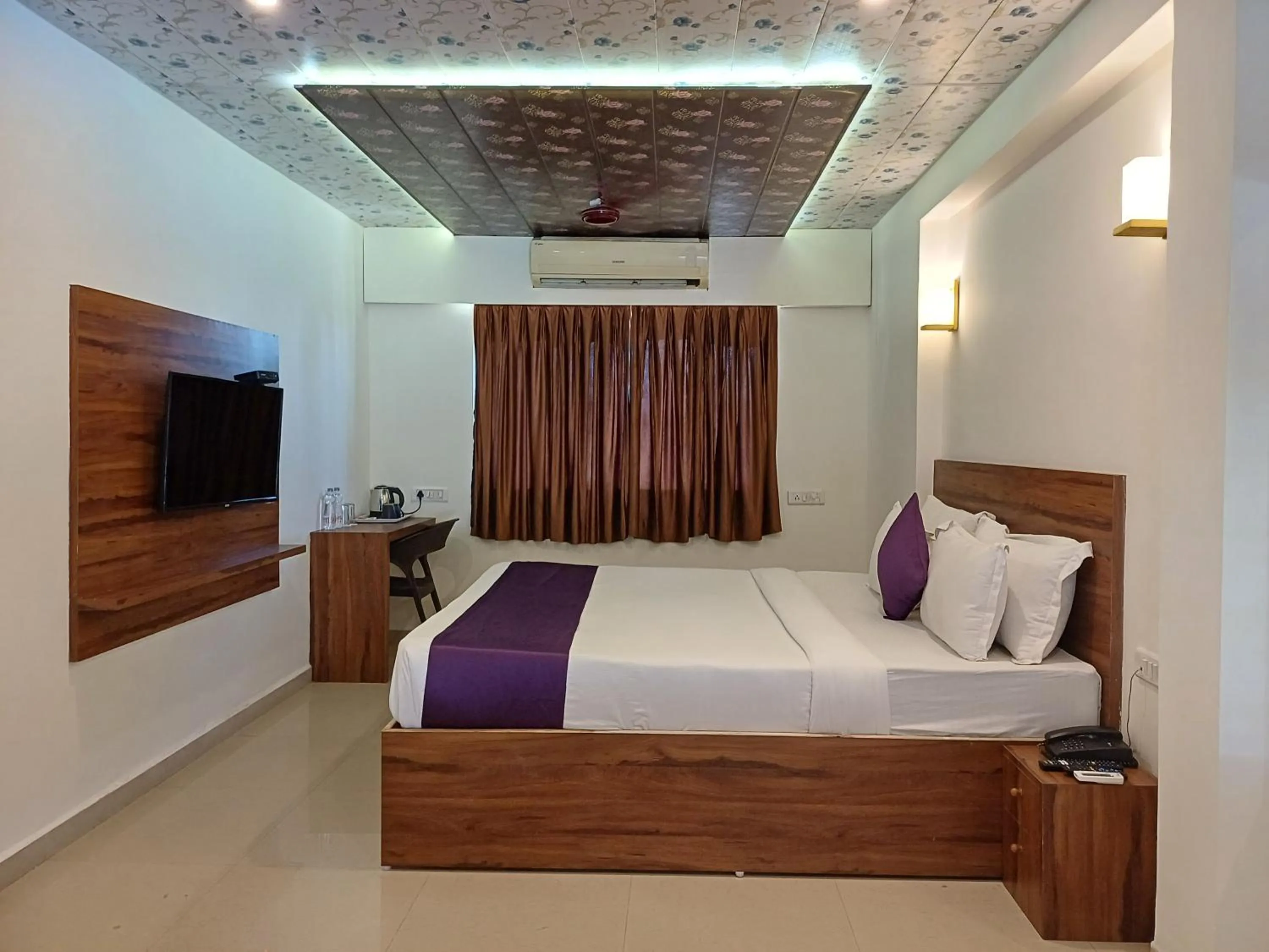 Bedroom, Bed in VITS Daman Devka Beach