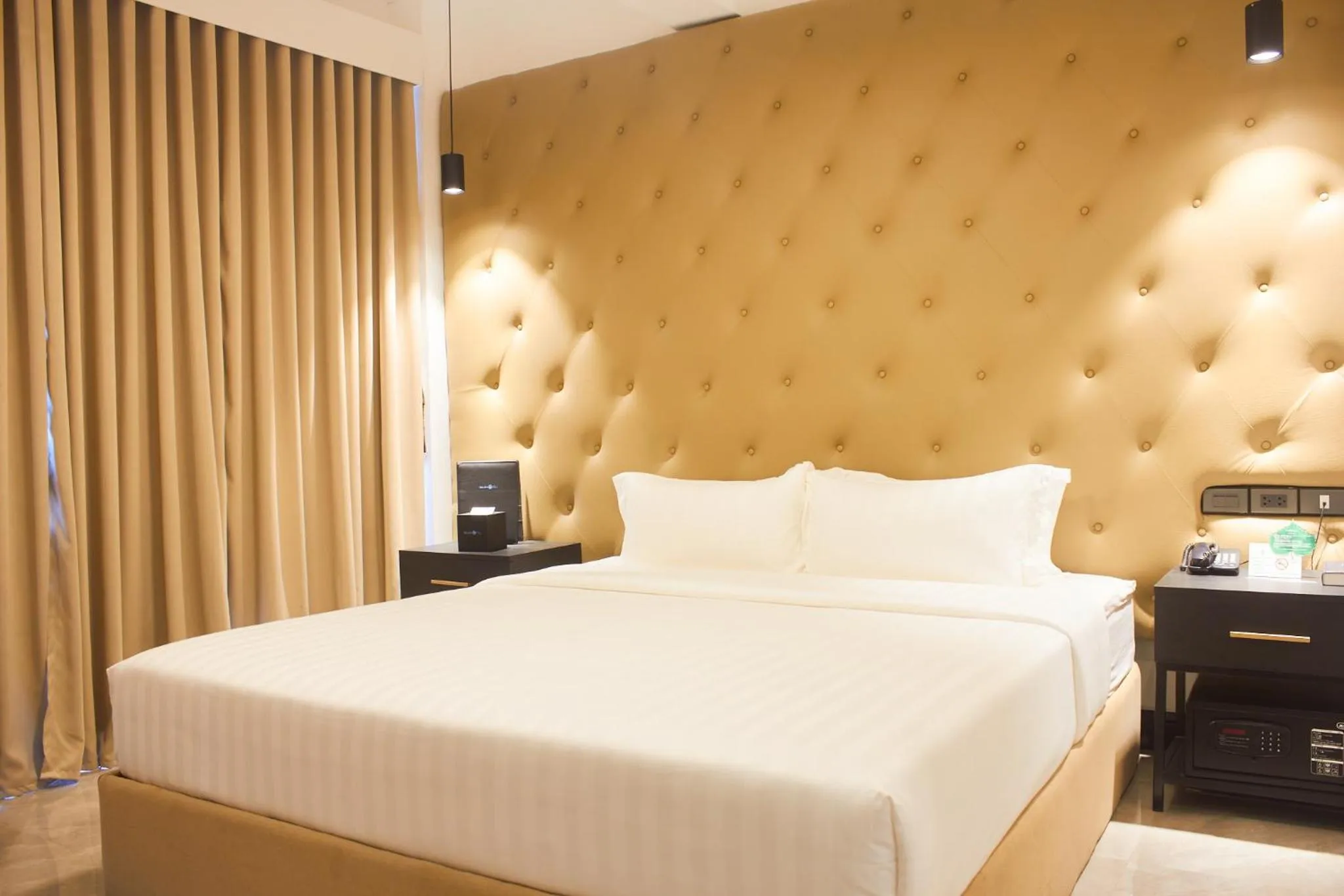 Bed in The Blu Hotel