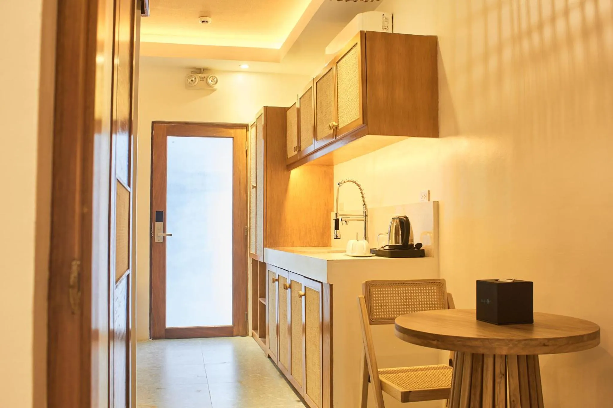 Kitchen or kitchenette in The Blu Hotel