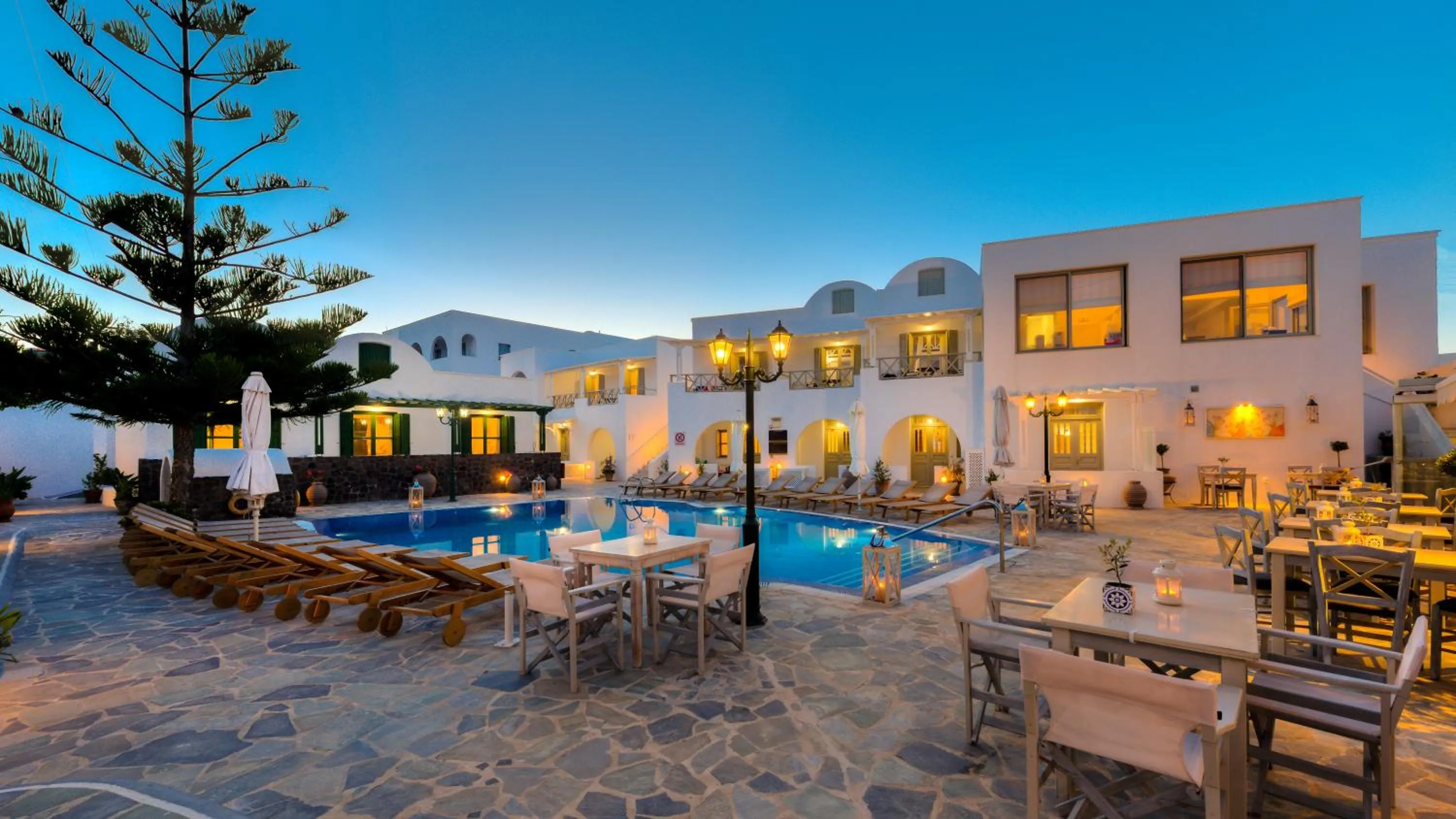 Pool view in Hotel Mathios