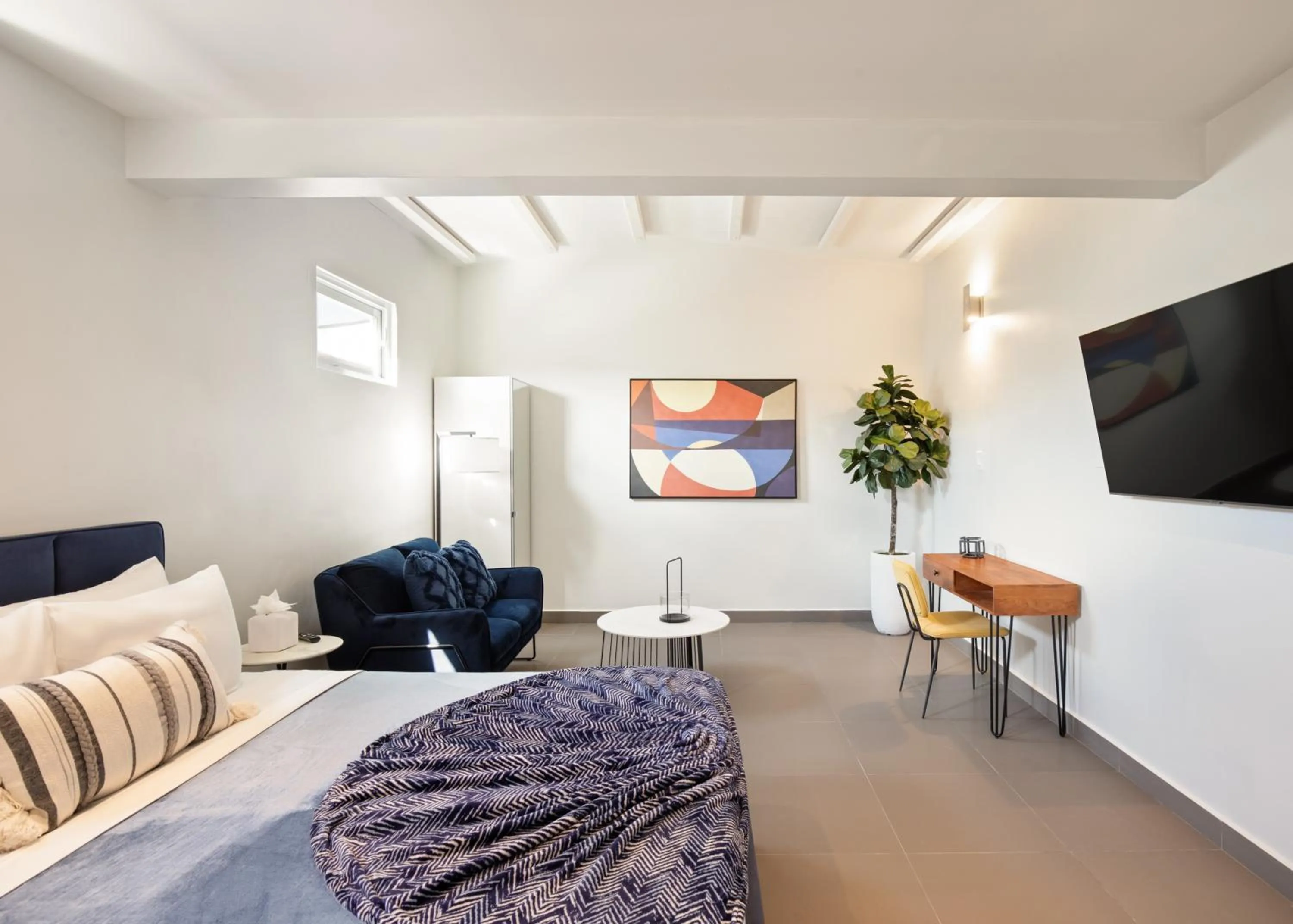 Photo of the whole room, Bed in Rosalina Isla Verde