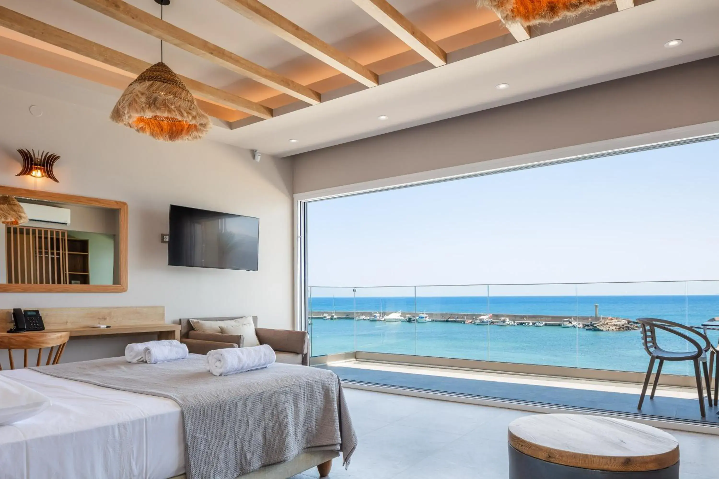 Premium Suite with Sea View & Outdoor Jetted Tub in Skipper Beachfront Suites Premium Suite with Sea View & Outdoor Jetted Tub in Skipper Beachfront Suites