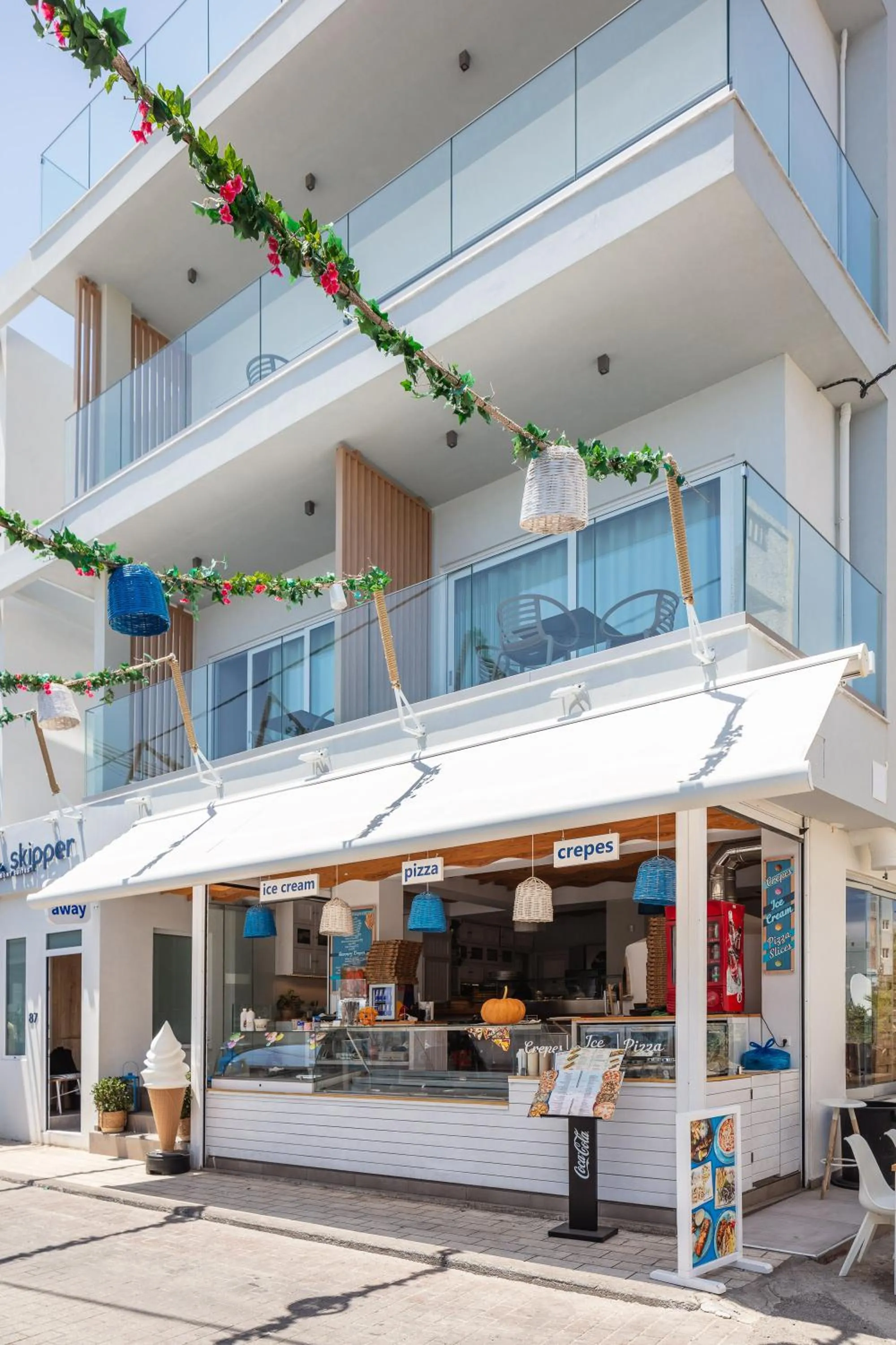 Property building in Skipper Beachfront Suites