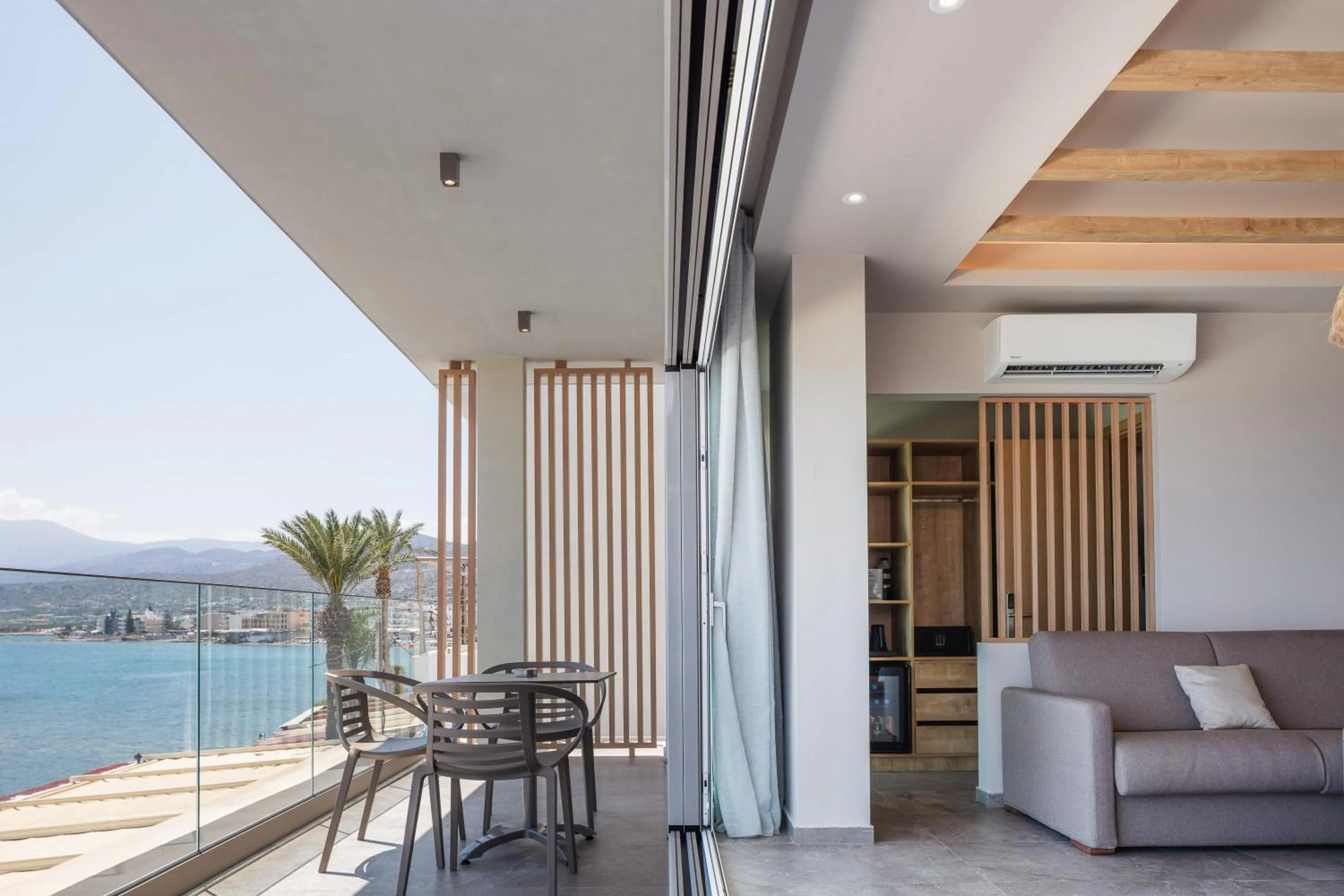 Balcony/Terrace in Skipper Beachfront Suites