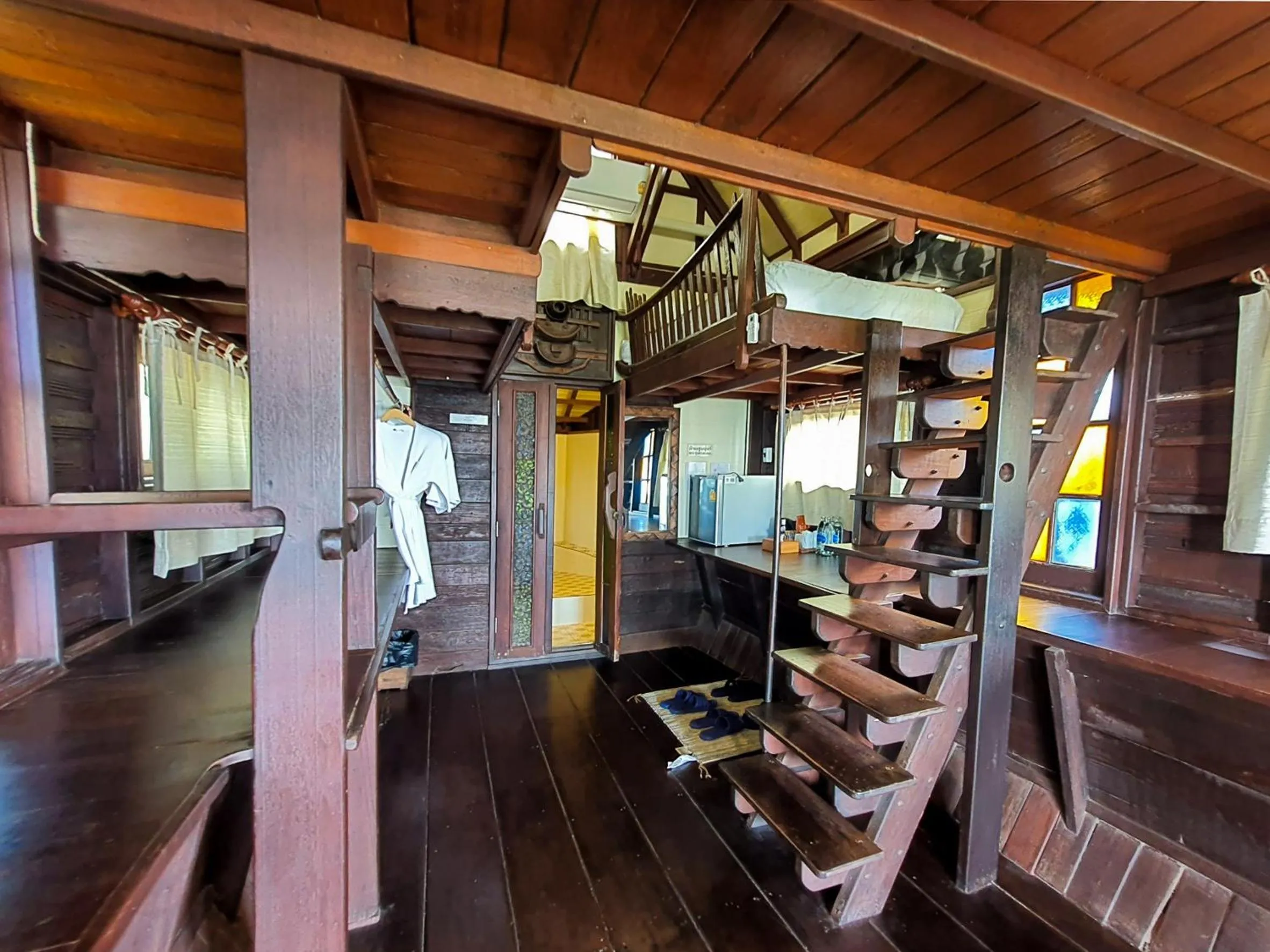 bunk bed in Baan Thong Ching Resort