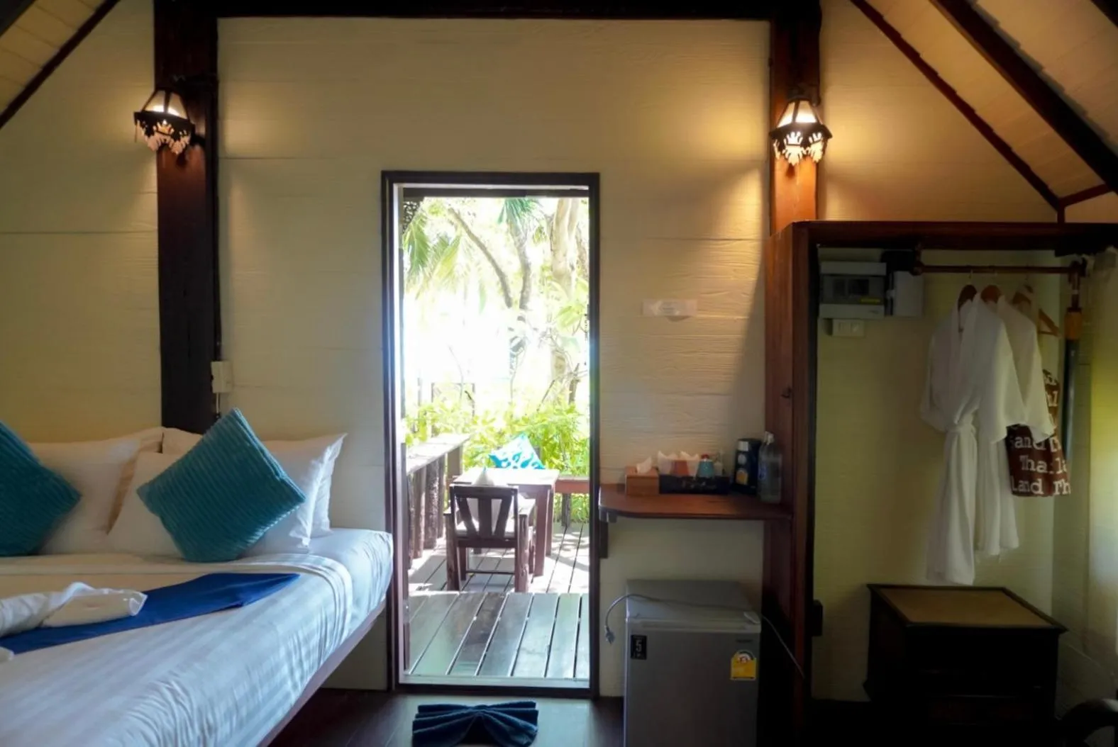 View (from property/room), Bed in Baan Thong Ching Resort