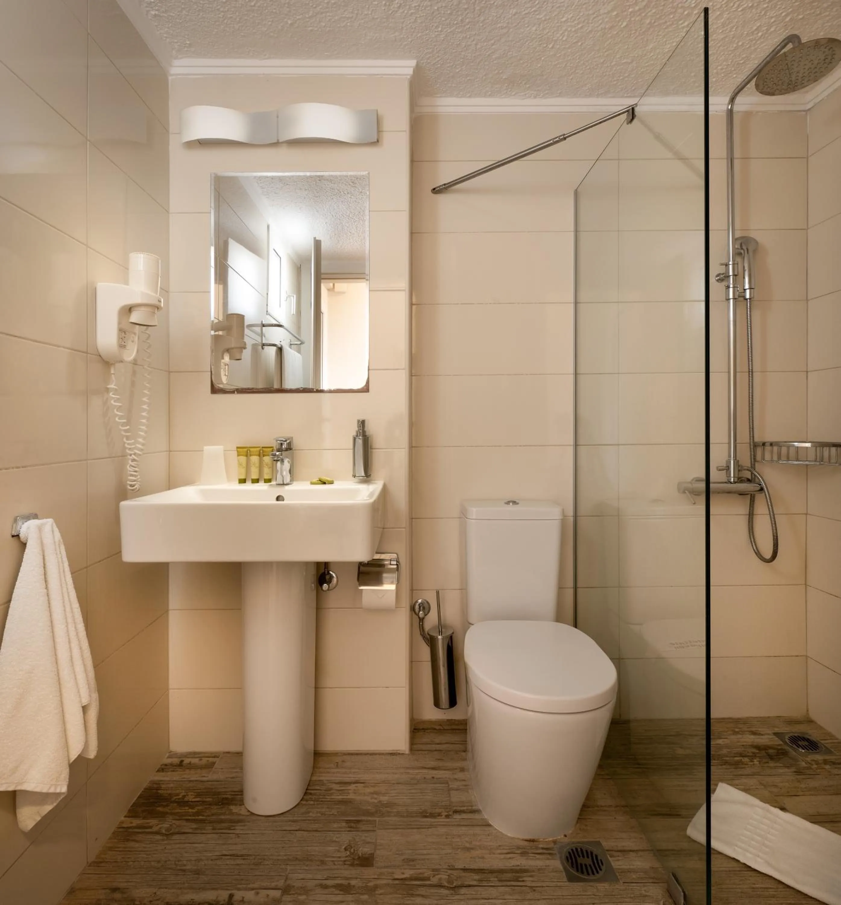 Bathroom in Canvas by Mitsis Alexander the Great