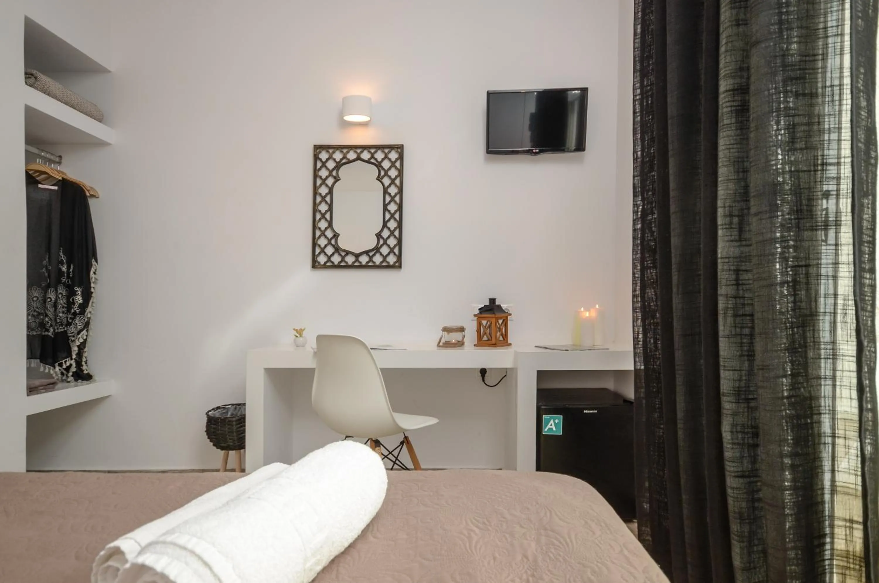 Bed in Saint George Hotel