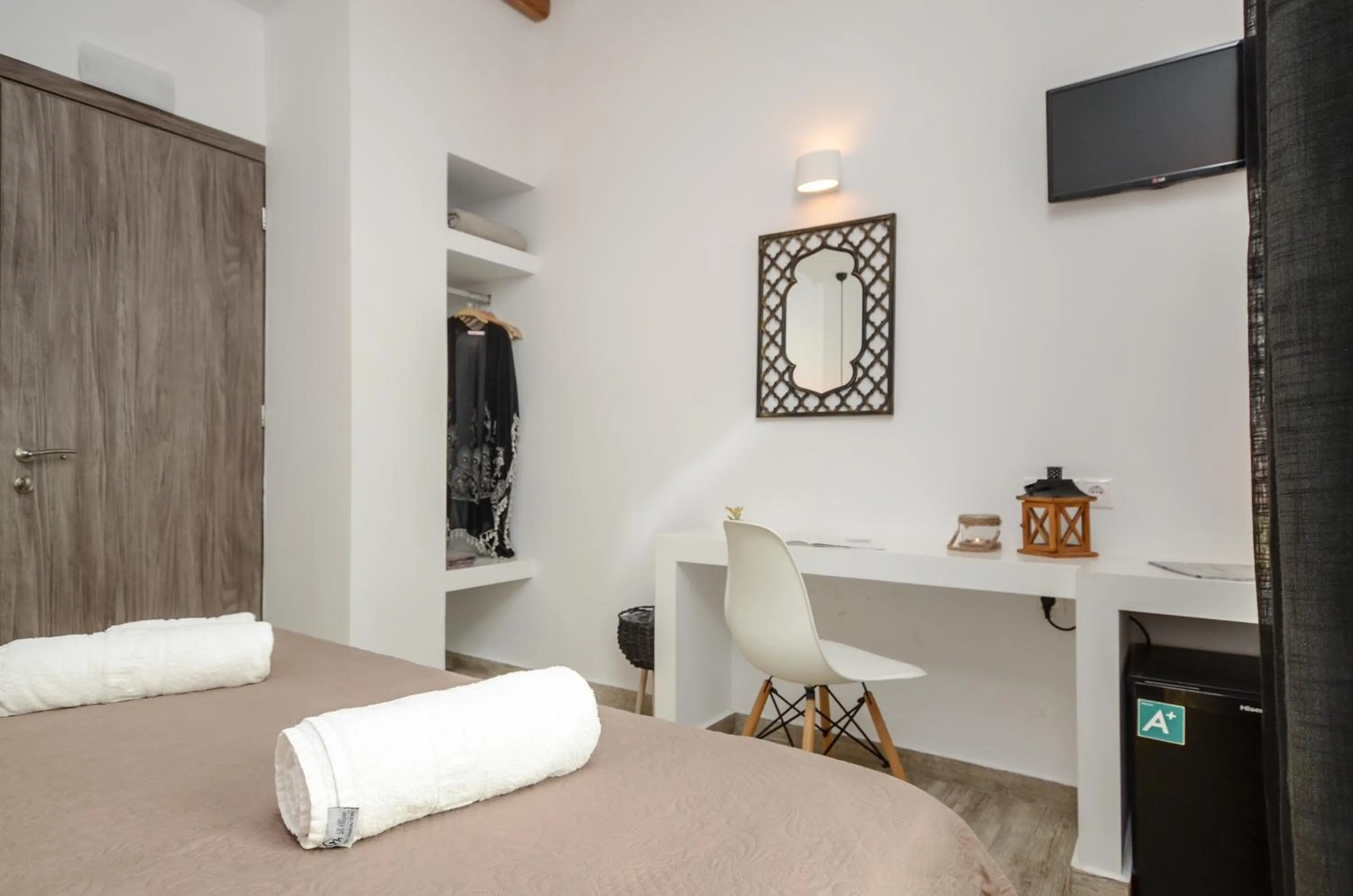 Bed in Saint George Hotel