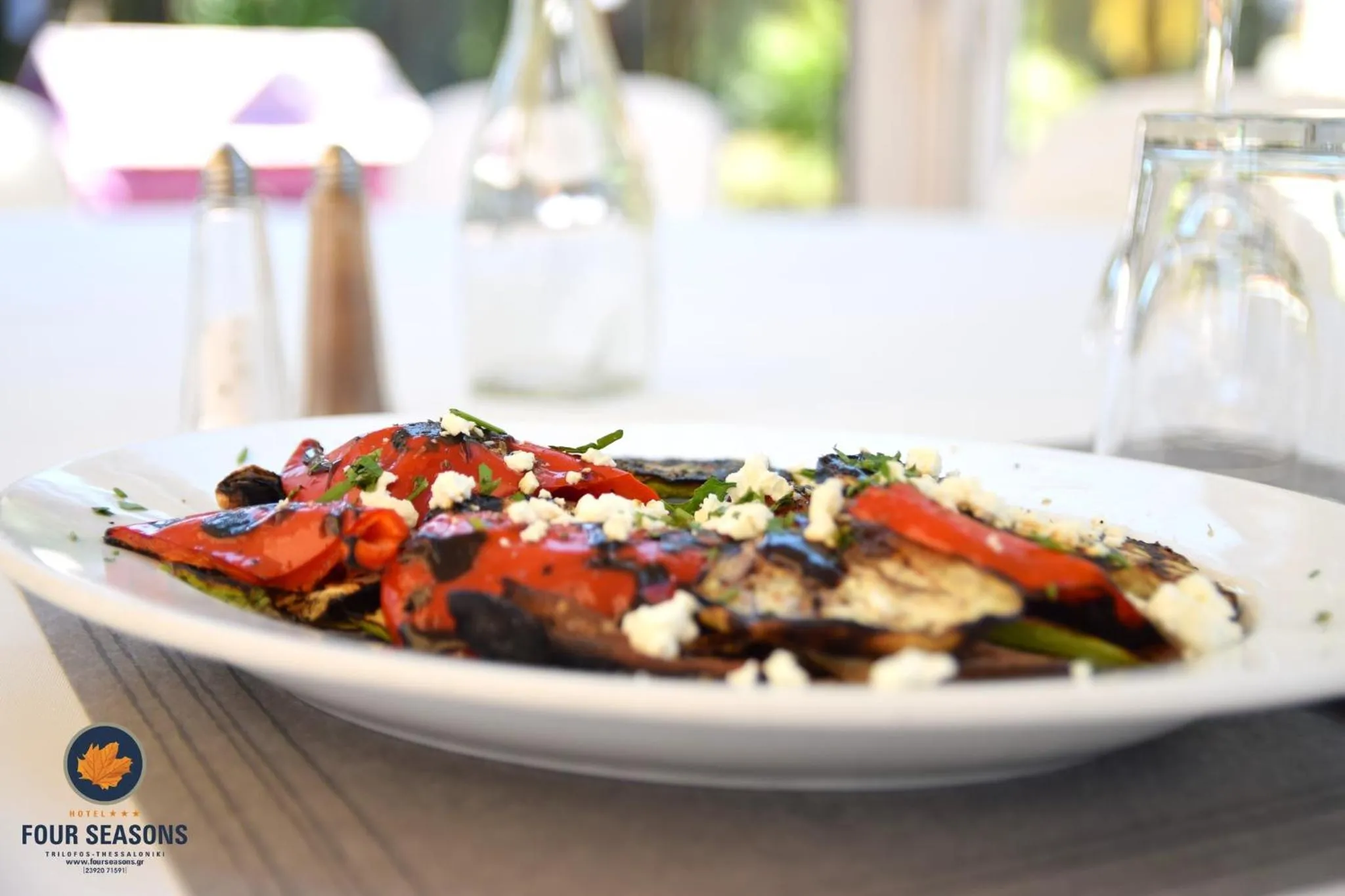 Restaurant/places to eat in Four Seasons Hotel