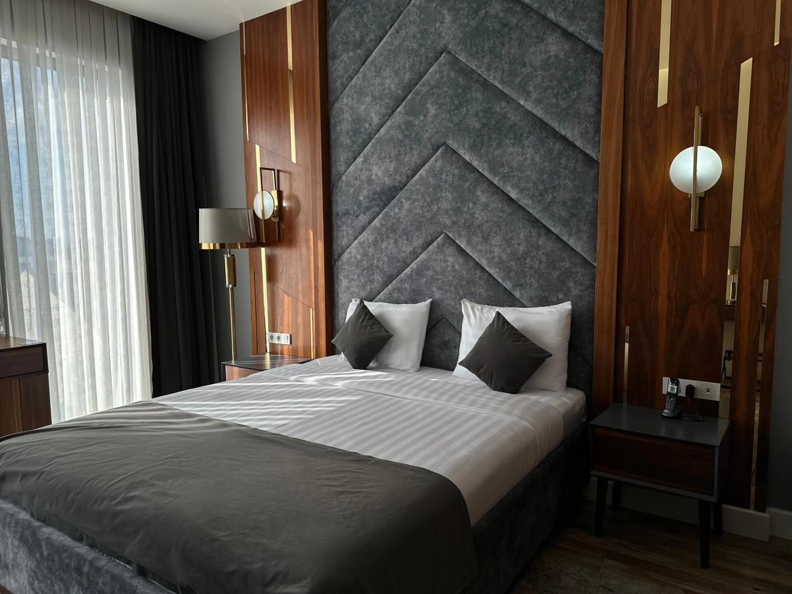 Photo of the whole room, Bed in MedinaTown