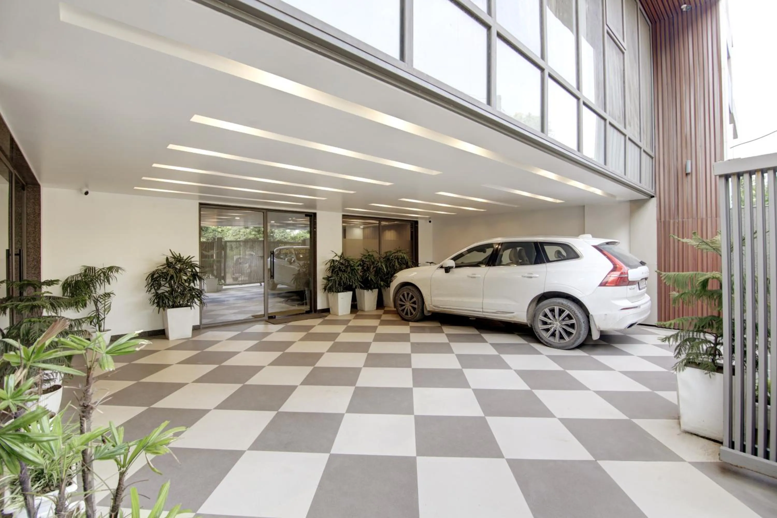 Day in Saltstayz Select - Unitech Cyber Park