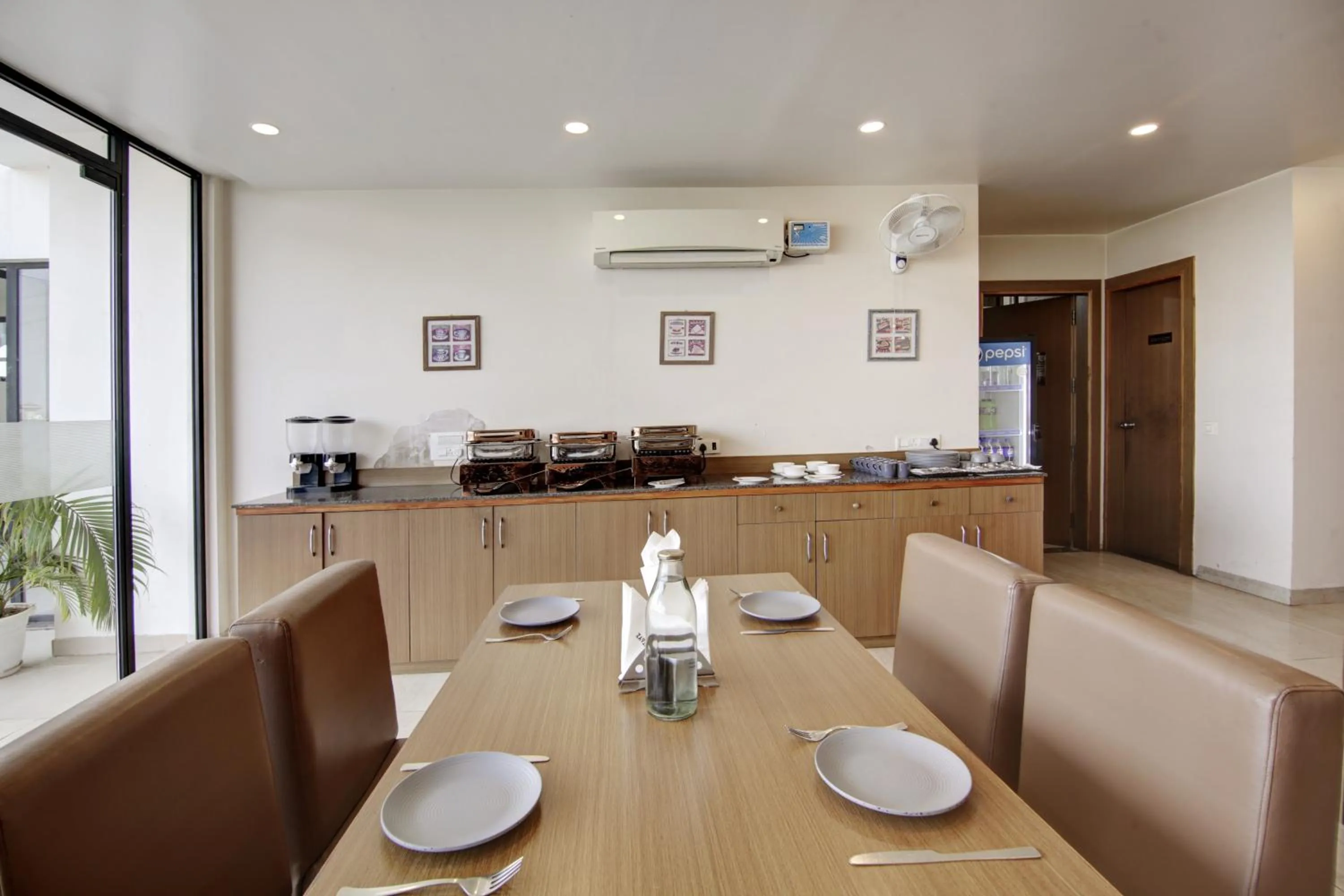 Restaurant/places to eat in Saltstayz Select - Unitech Cyber Park