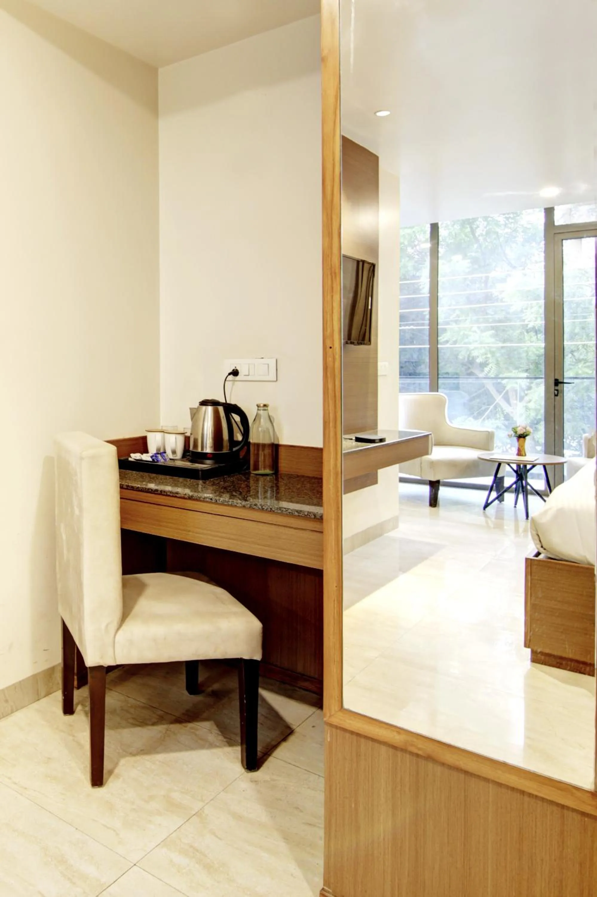 Coffee/tea facilities, Bed in Saltstayz Select - Unitech Cyber Park