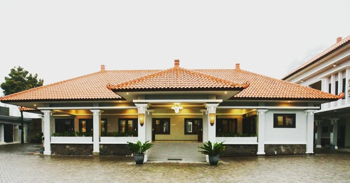 Property building in Avila Ketapan Rame Hotel