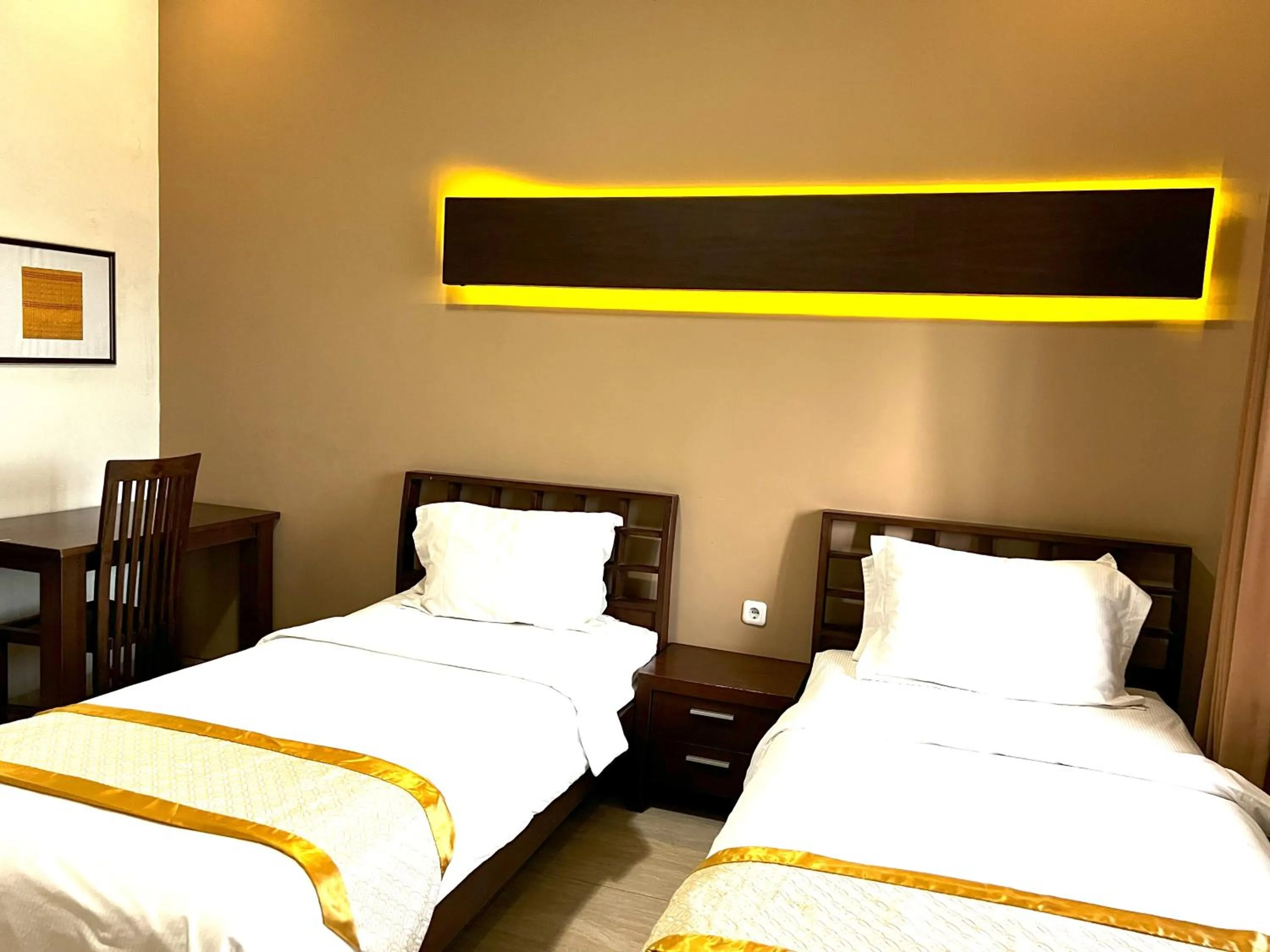 Bedroom, Bed in Avila Ketapan Rame Hotel