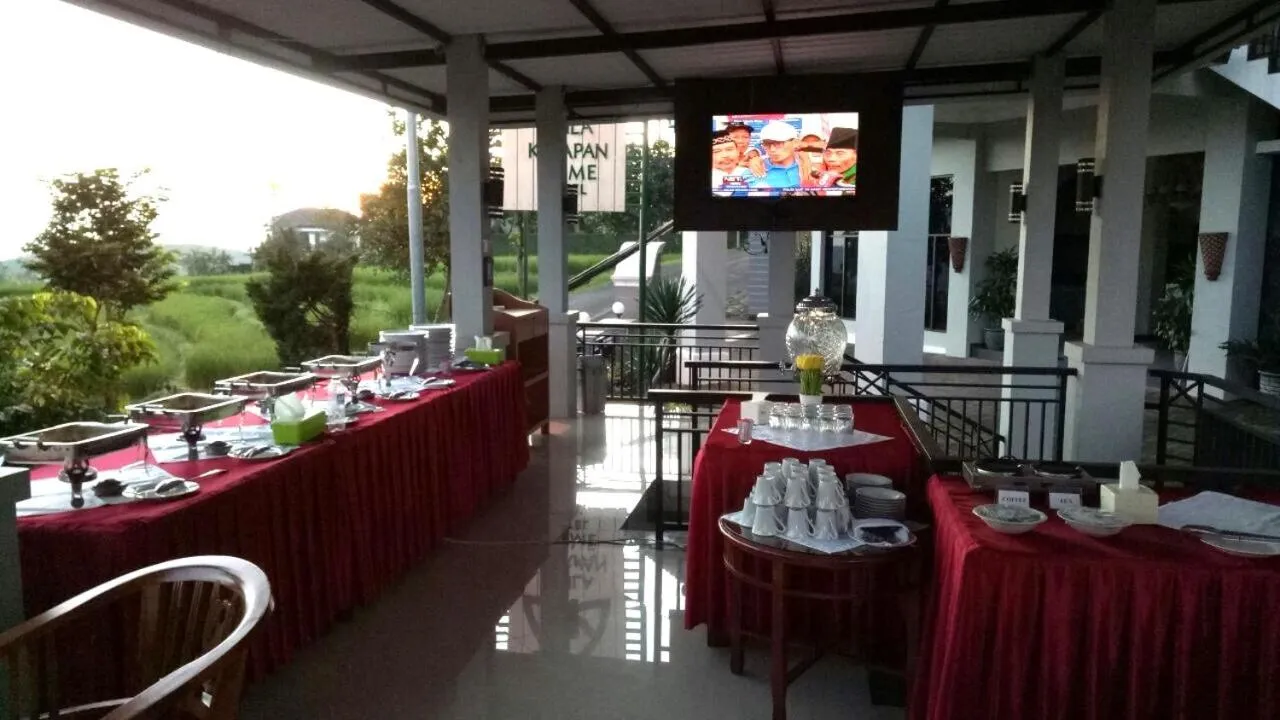 Breakfast in Avila Ketapan Rame Hotel