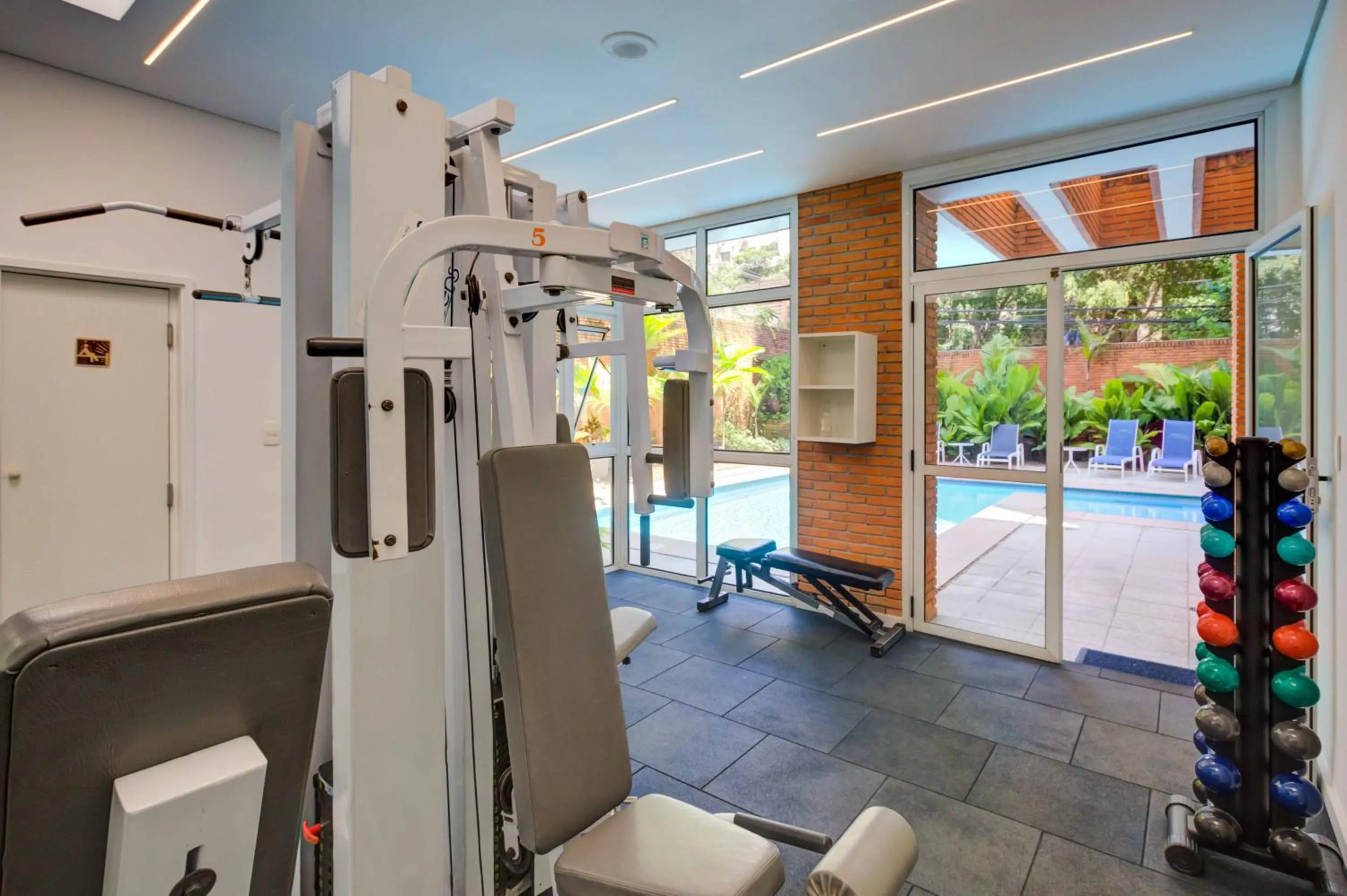 Fitness centre/facilities in Roomo Etoile GeorgeV Jardins Residencial