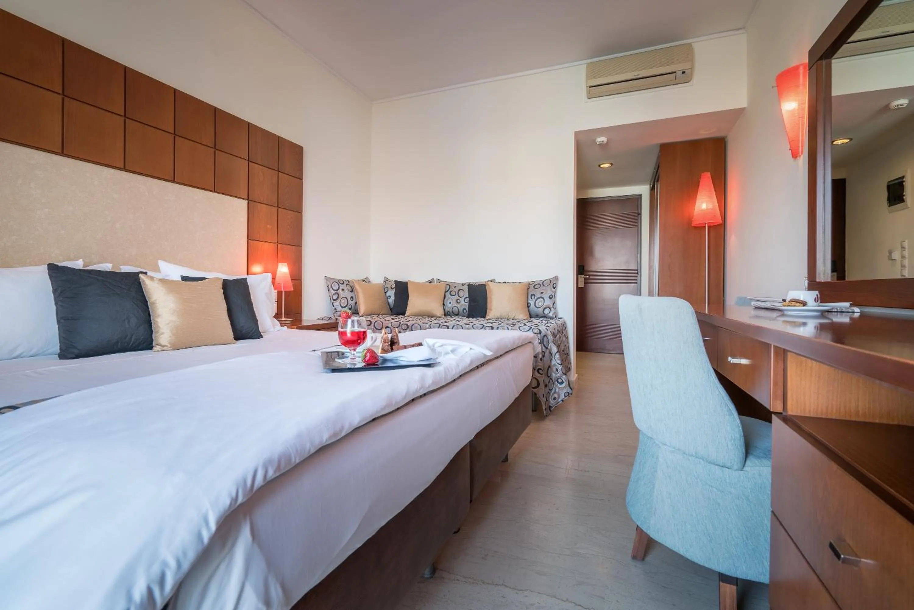 Bed in Zante Park Resort & Spa BW Premier Collection