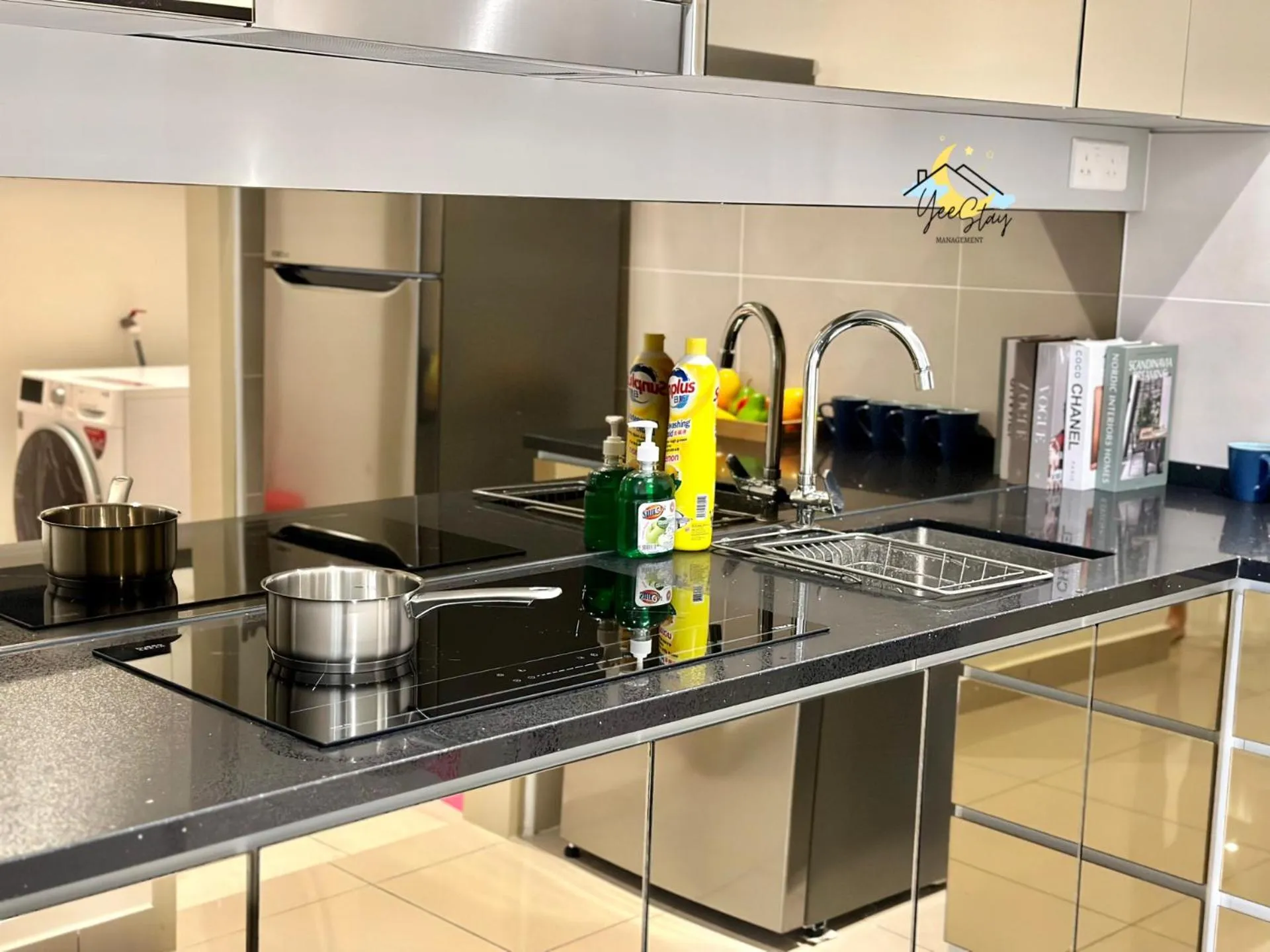 SeaView PoolView CityView BaliResidence Video game 5minJonker