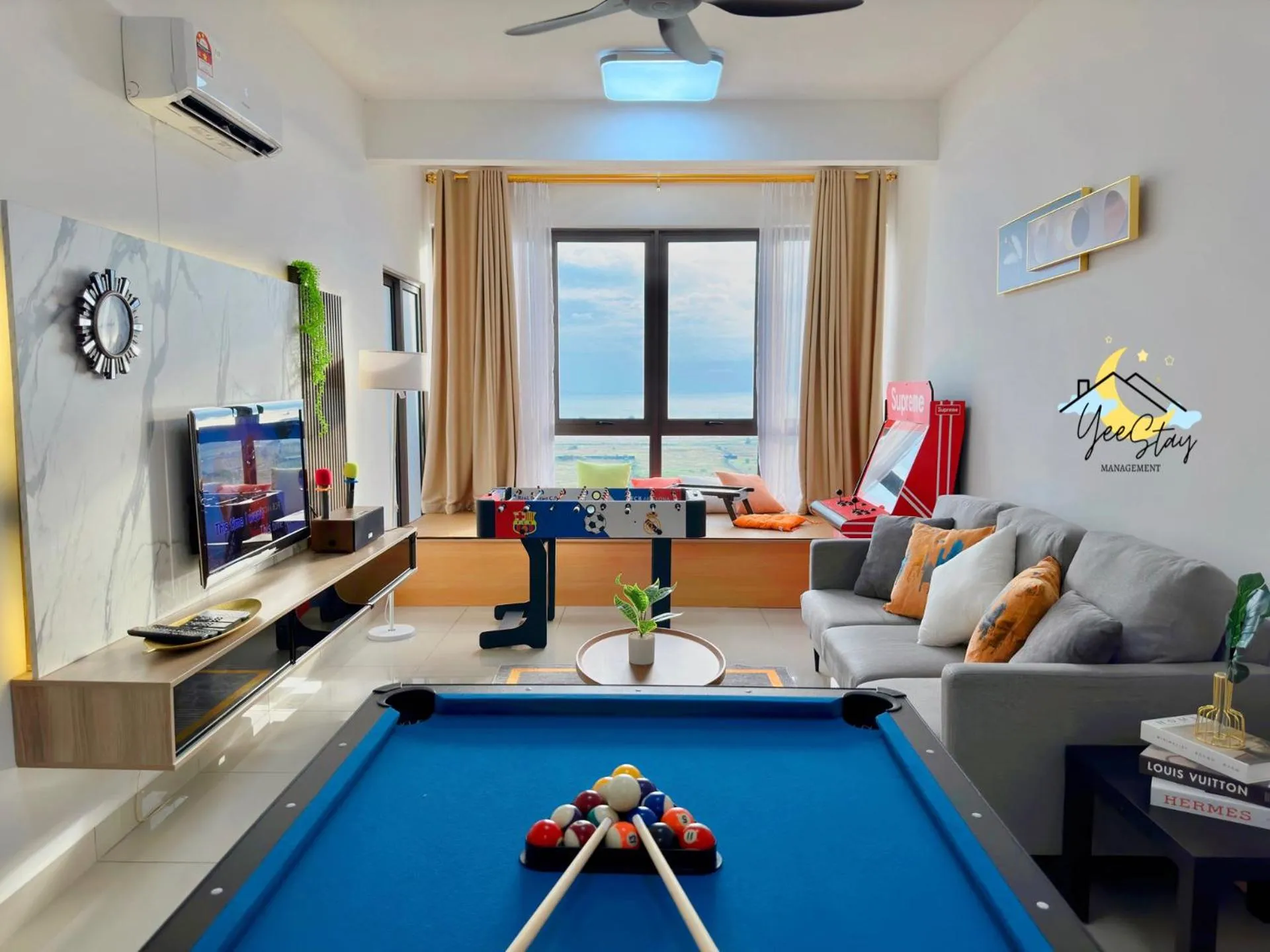 SeaView PoolView CityView BaliResidence Video game 5minJonker