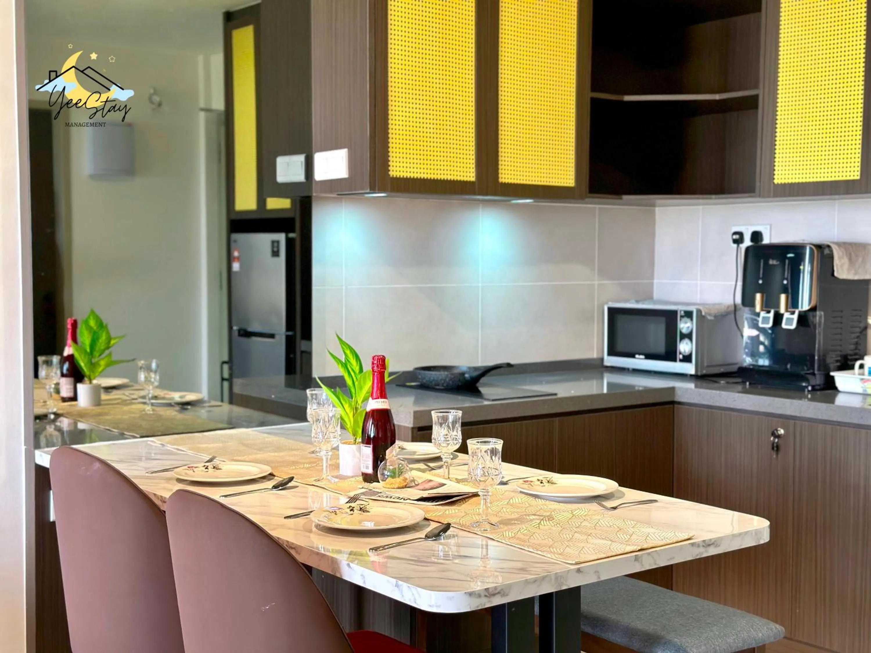 SeaView PoolView CityView BaliResidence Video game 5minJonker