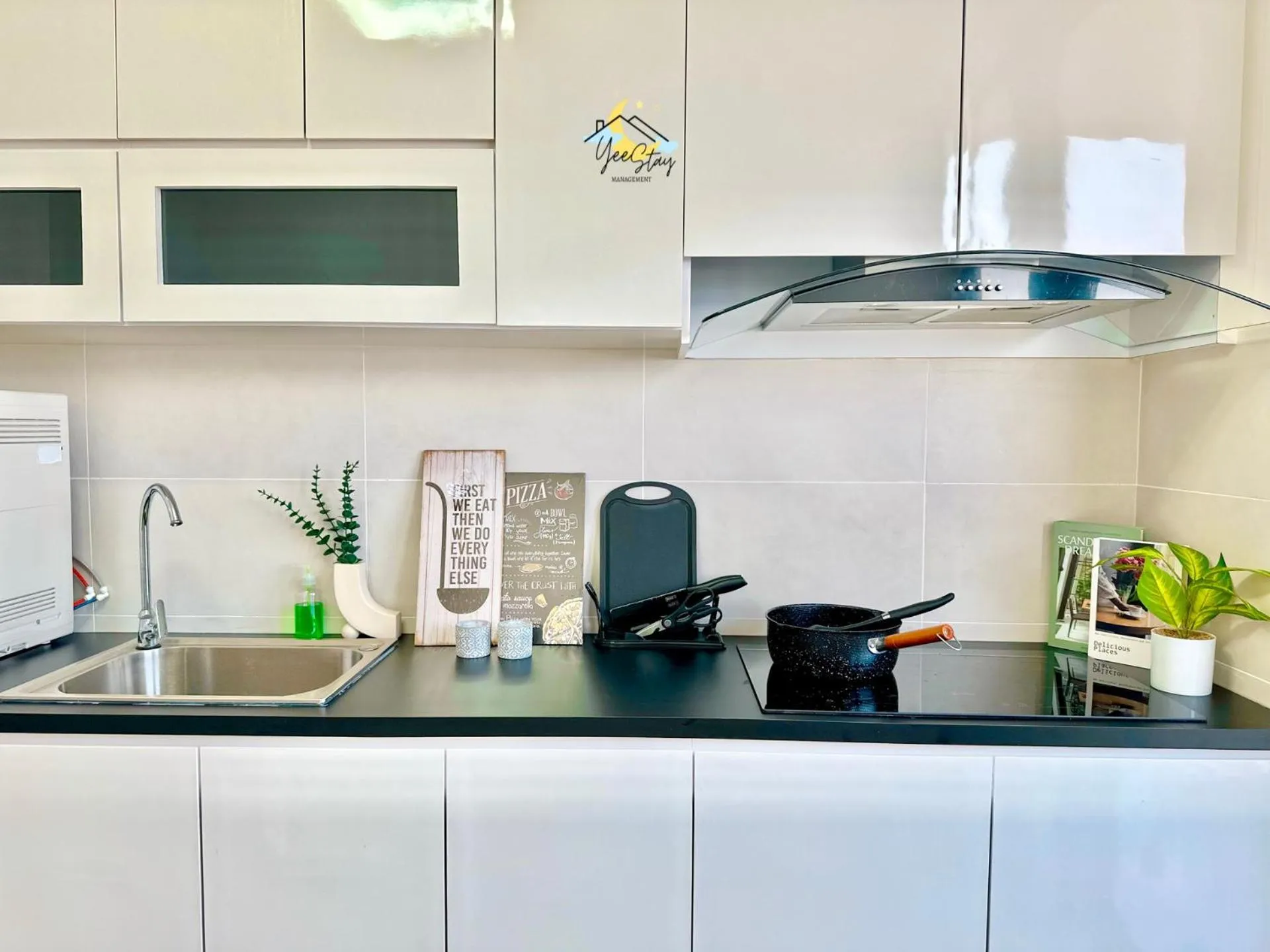 SeaView PoolView CityView BaliResidence Video game 5minJonker