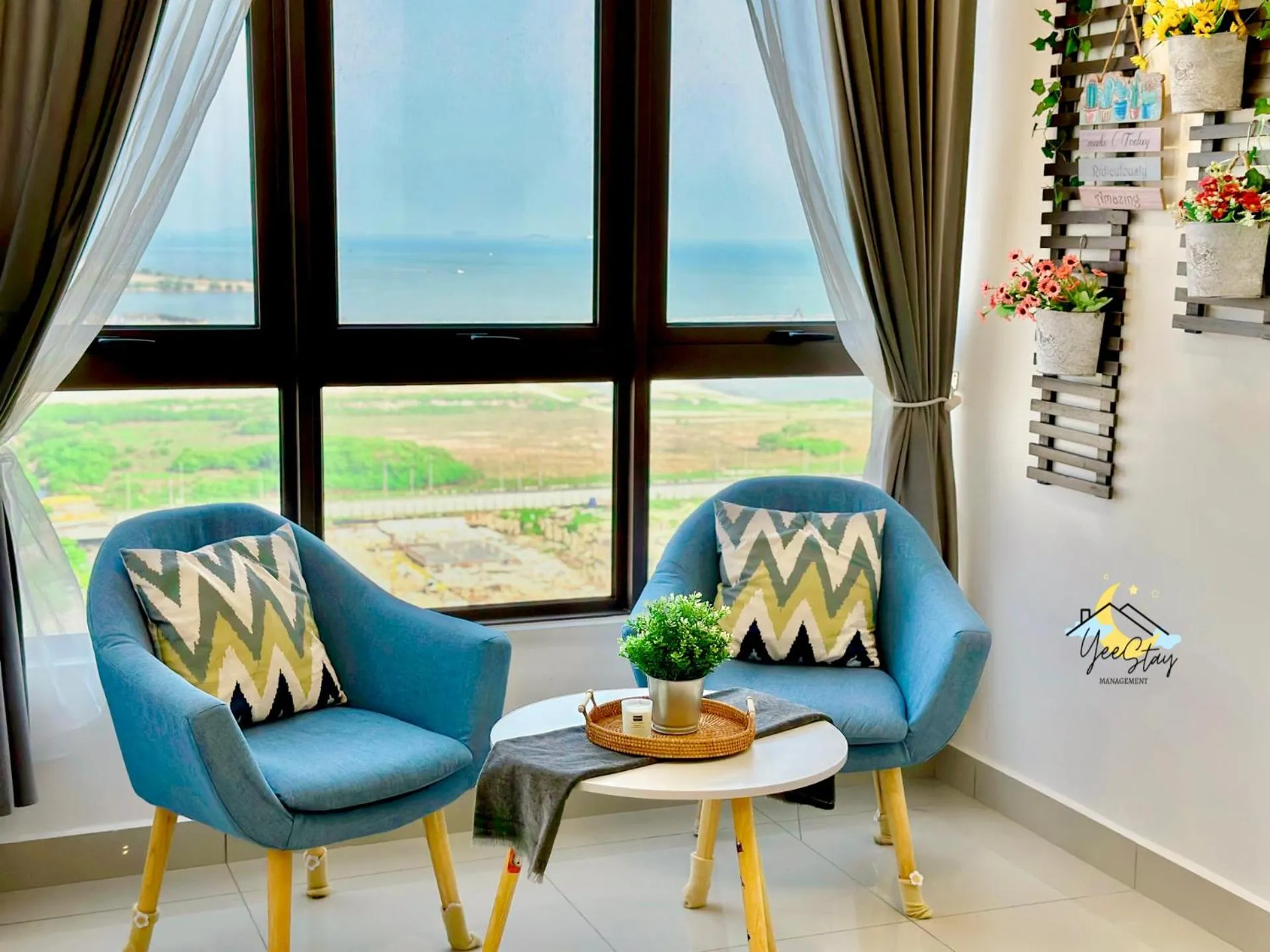 SeaView PoolView CityView BaliResidence Video game 5minJonker