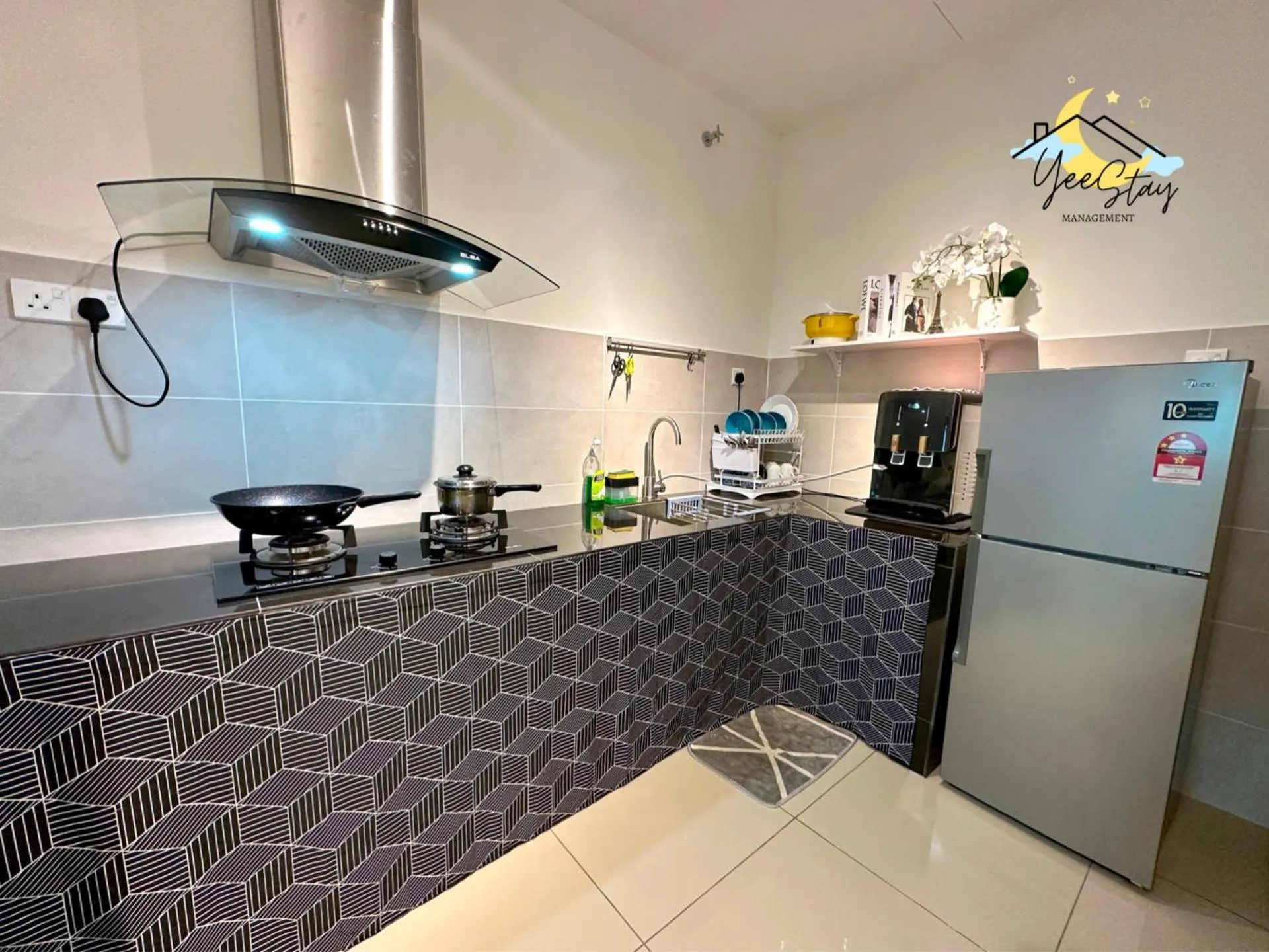 SeaView PoolView CityView BaliResidence Video game 5minJonker