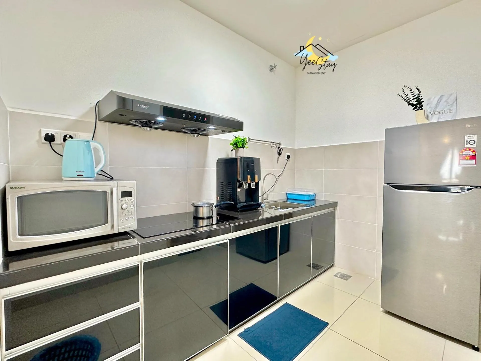 SeaView PoolView CityView BaliResidence Video game 5minJonker