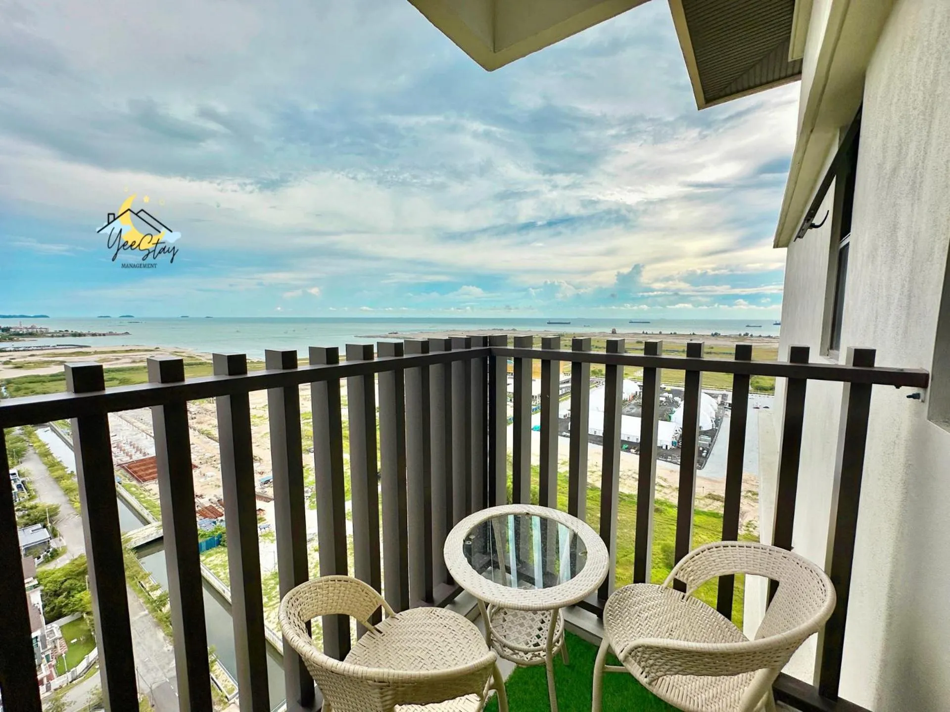 SeaView PoolView CityView BaliResidence Video game 5minJonker