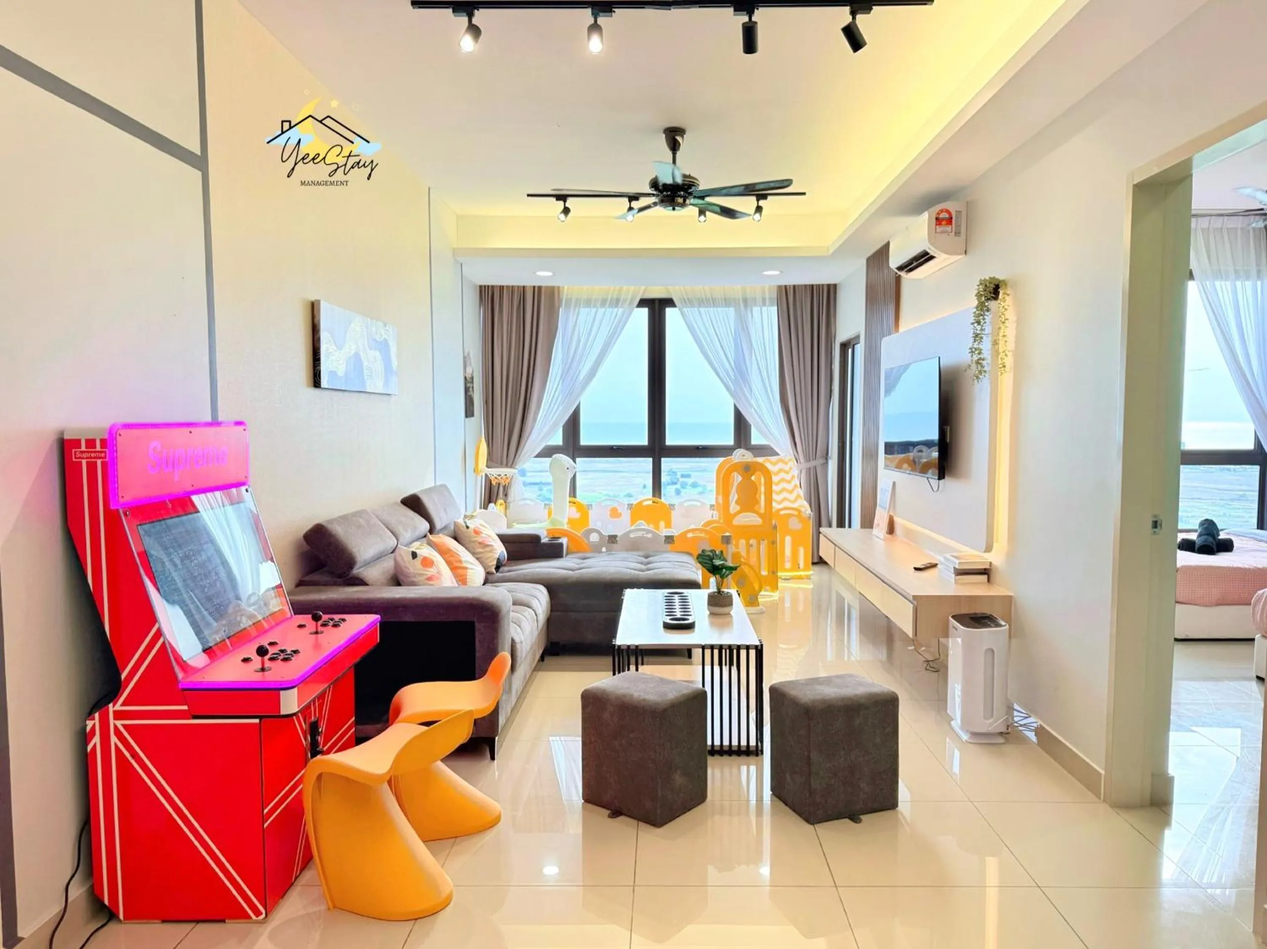 SeaView PoolView CityView BaliResidence Video game 5minJonker