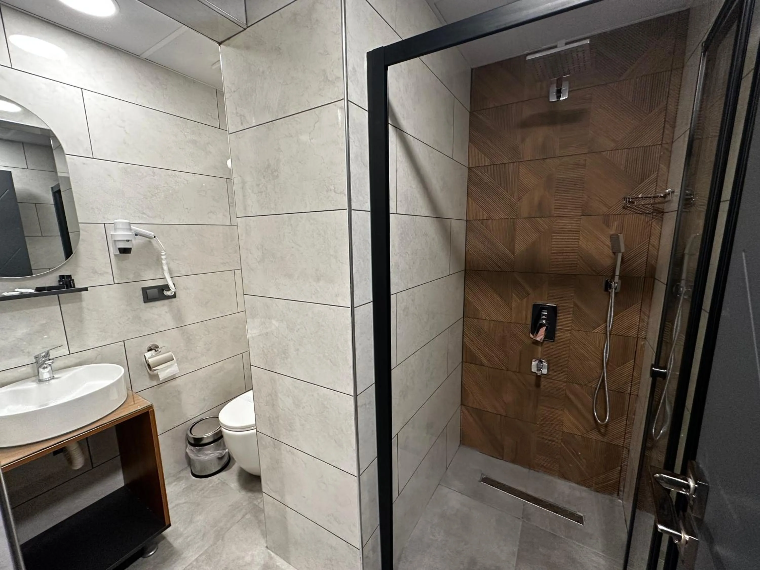 Shower in Bademi Room