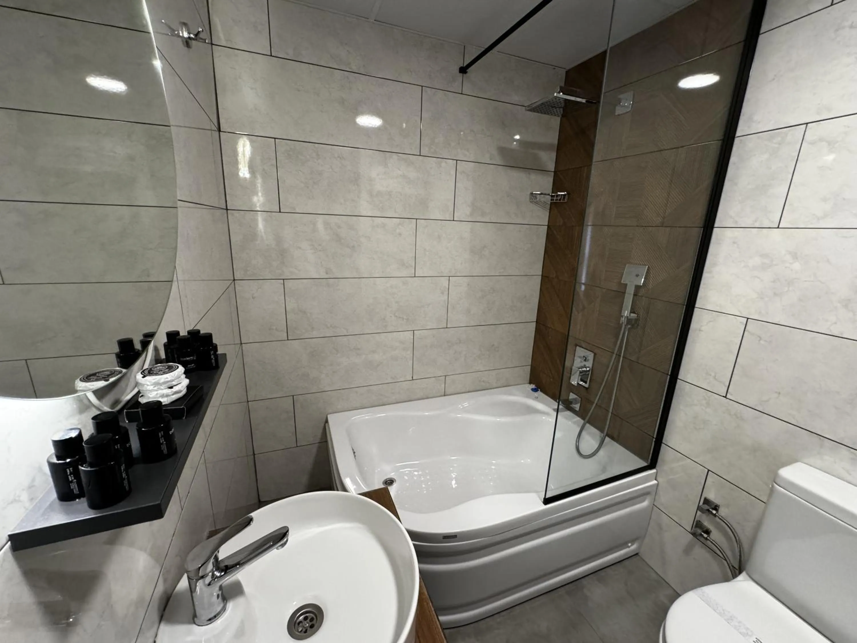 Shower in Bademi Room