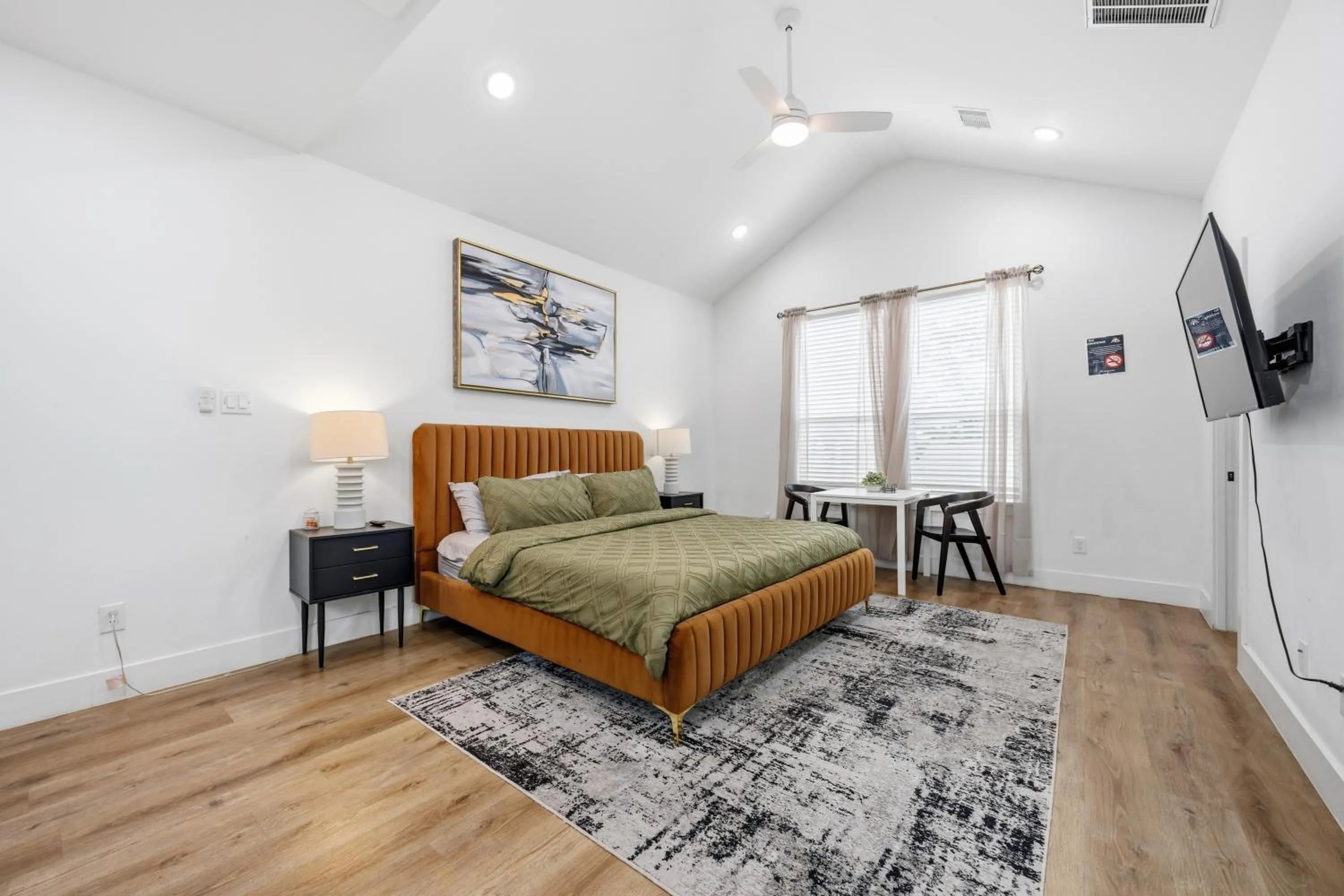 Bed in The Right Studio @ East Downtown