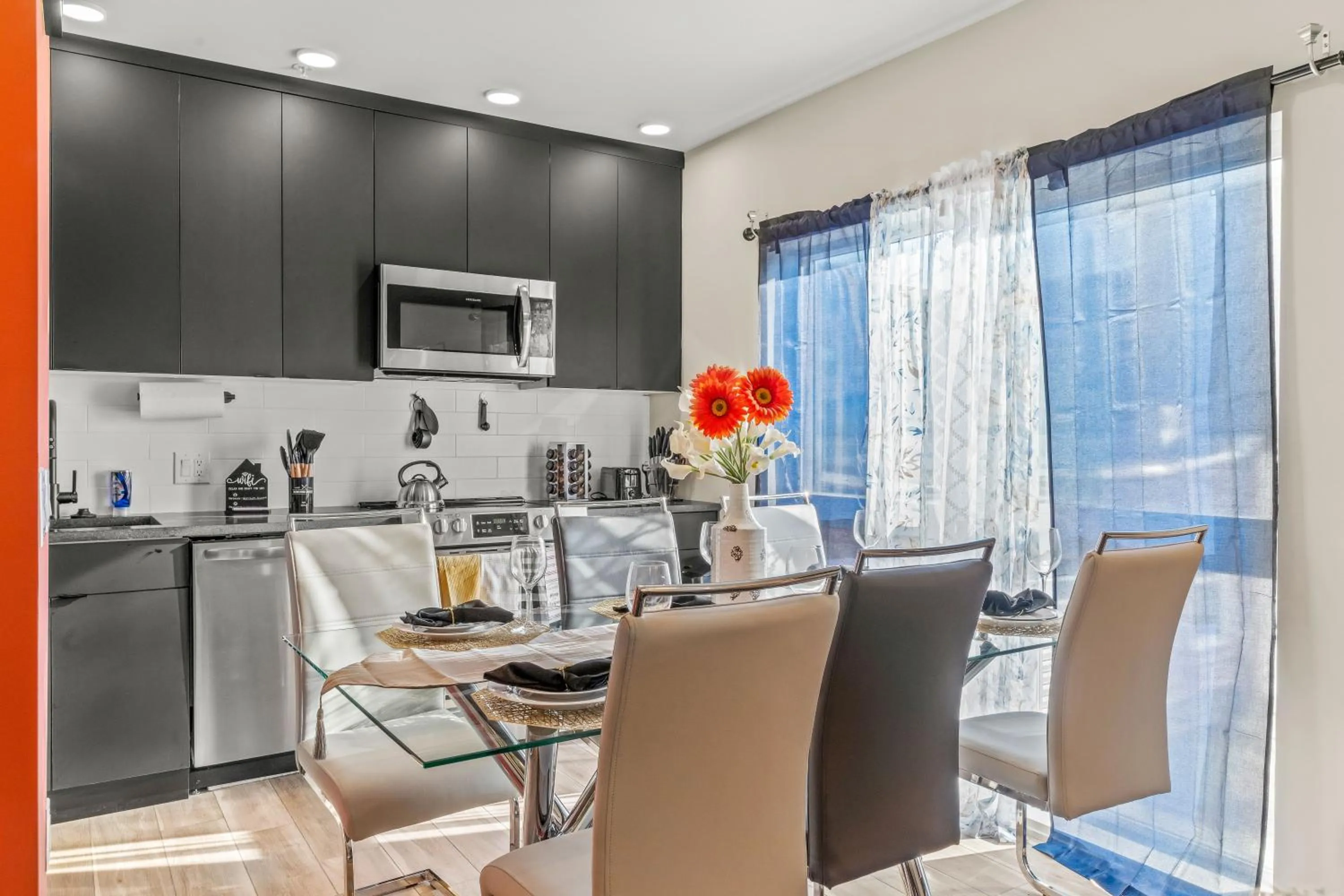 Dining area in Pure Relaxation-Luxury/Roof Top*