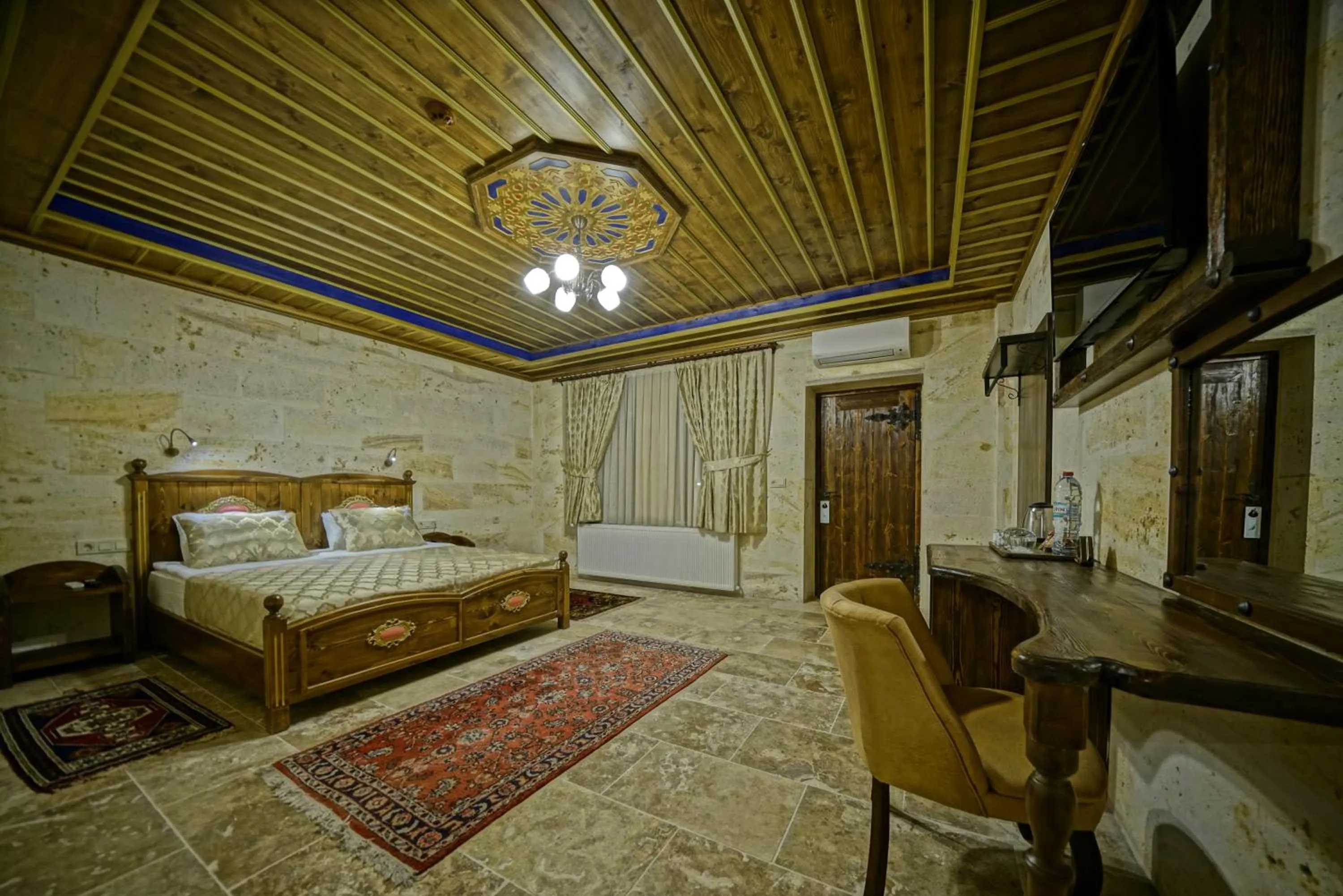 Photo of the whole room, Bed in Zultanite Cappadocia Hotel