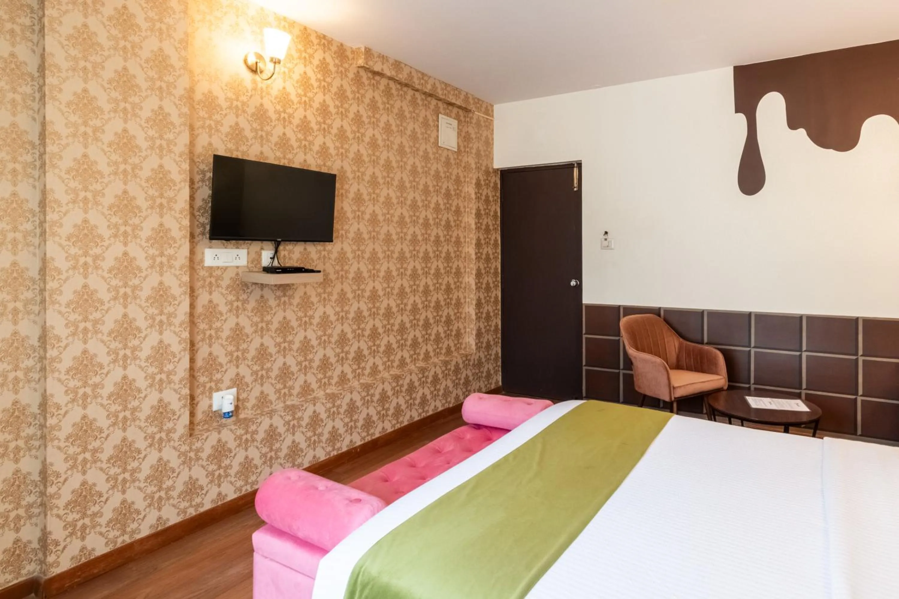 TV and multimedia, Bed in Chocolat house