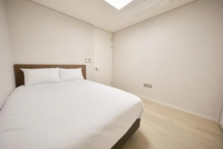 Bed in UH FLAT Signature DAEGU