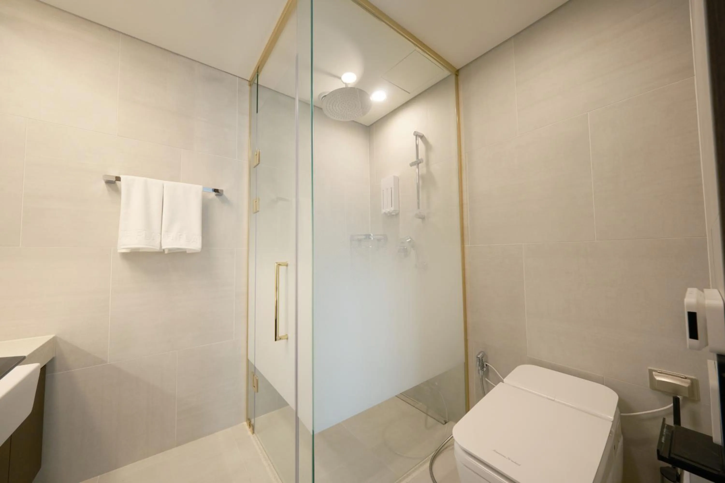 Shower in UH FLAT Signature DAEGU