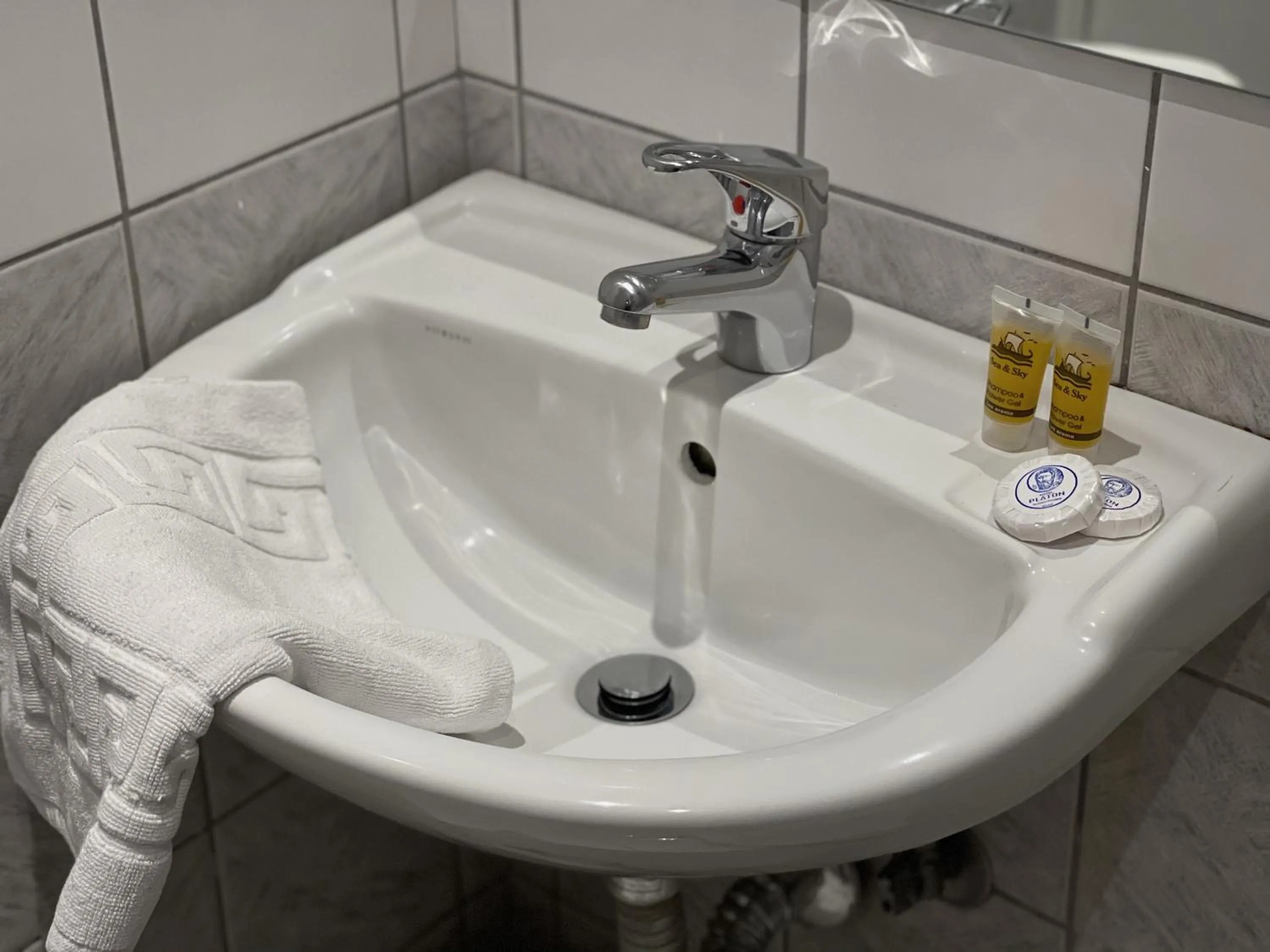 Bathroom in Platon Hotel