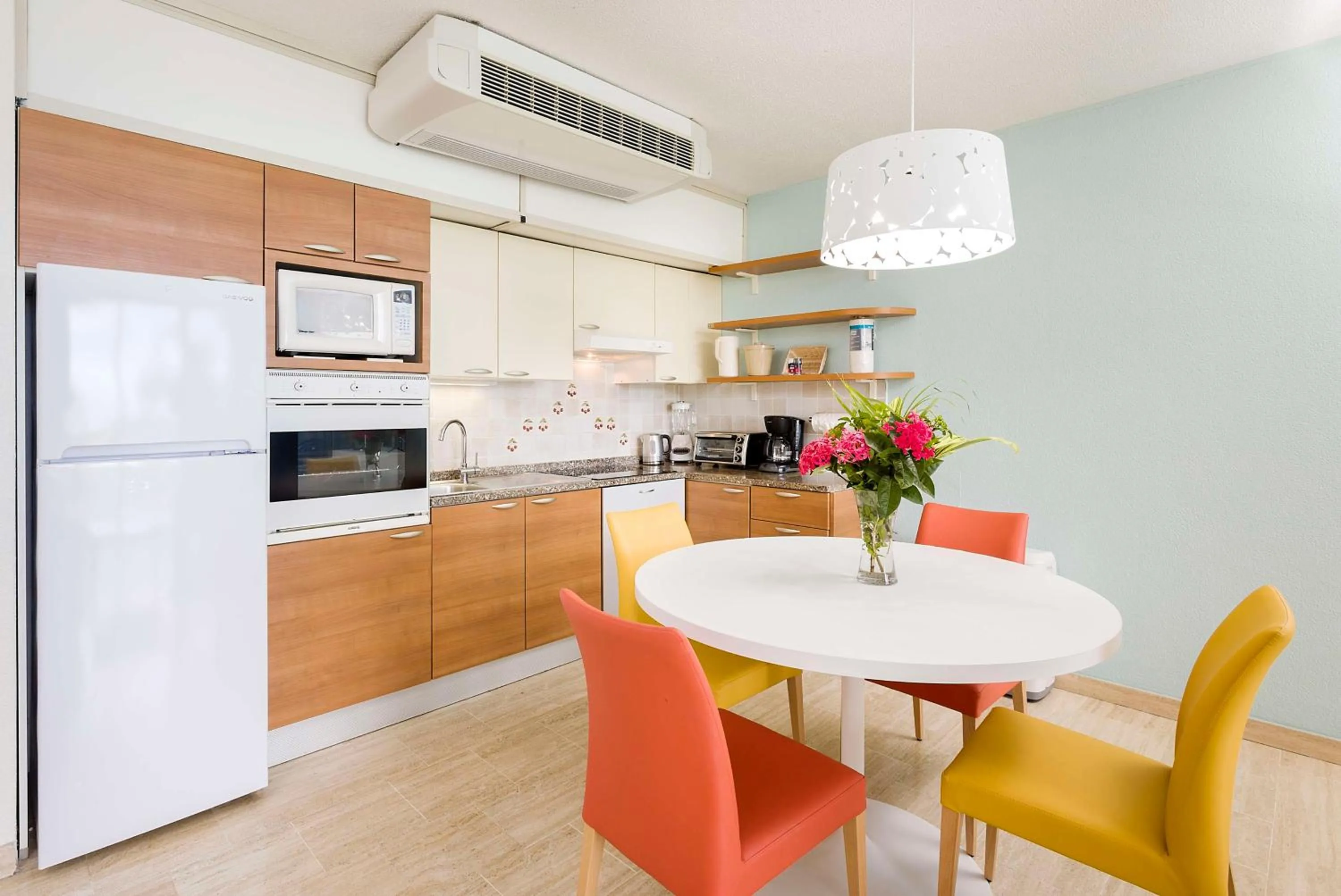 Photo of the whole room in Royal Islander Club Resort La Plage