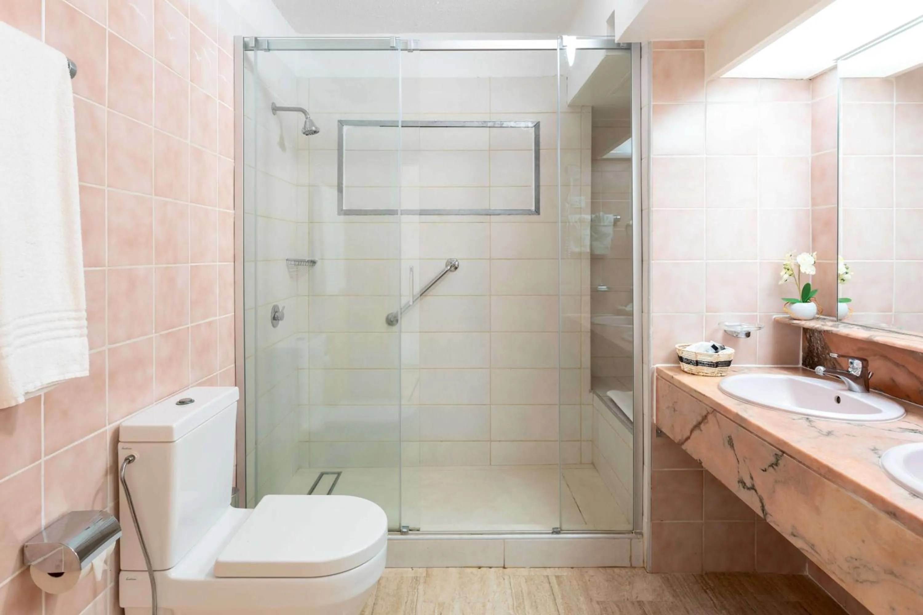 Bathroom in Royal Islander Club Resort La Plage