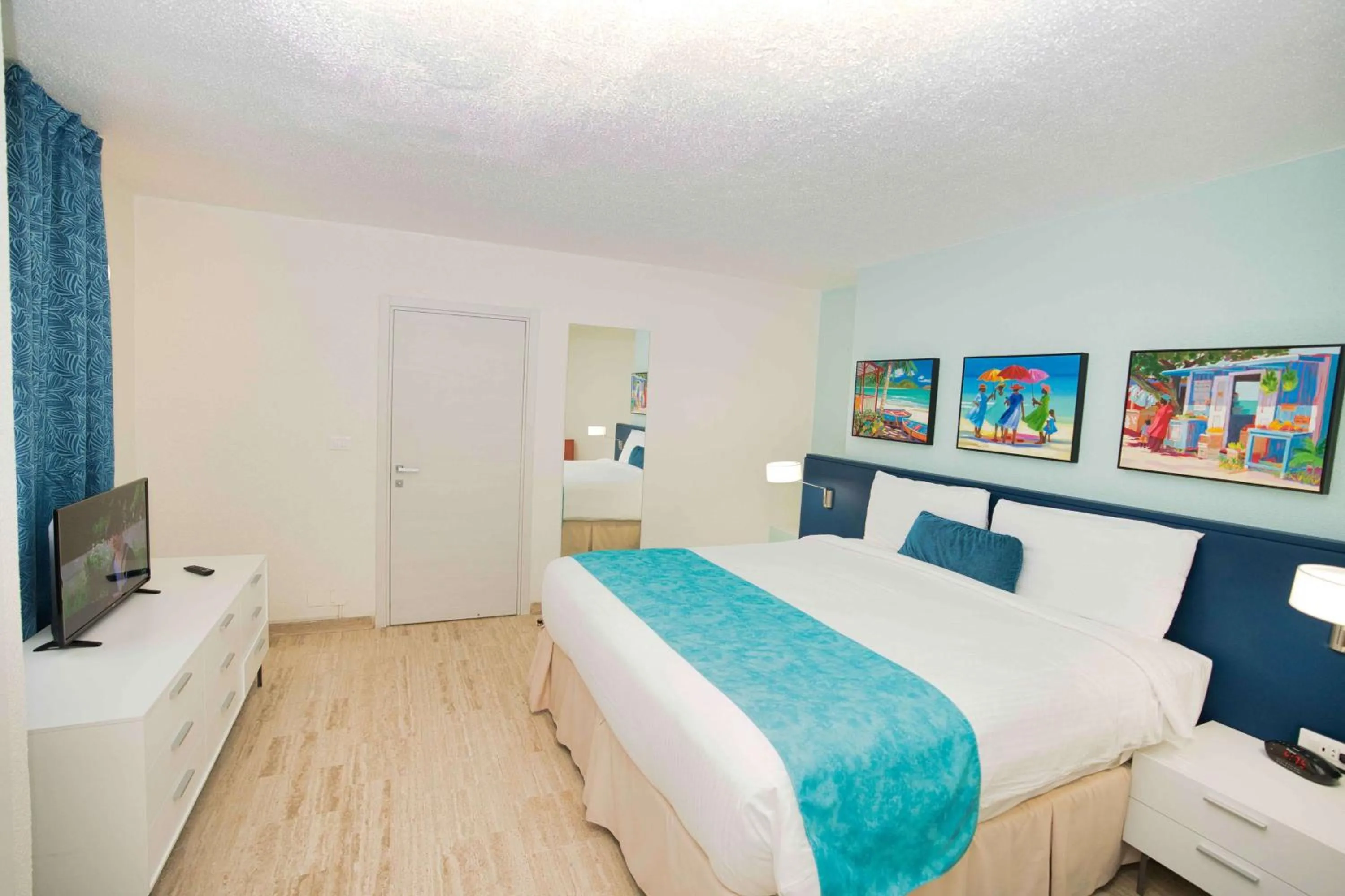 Photo of the whole room, Bed in Royal Islander Club Resort La Plage